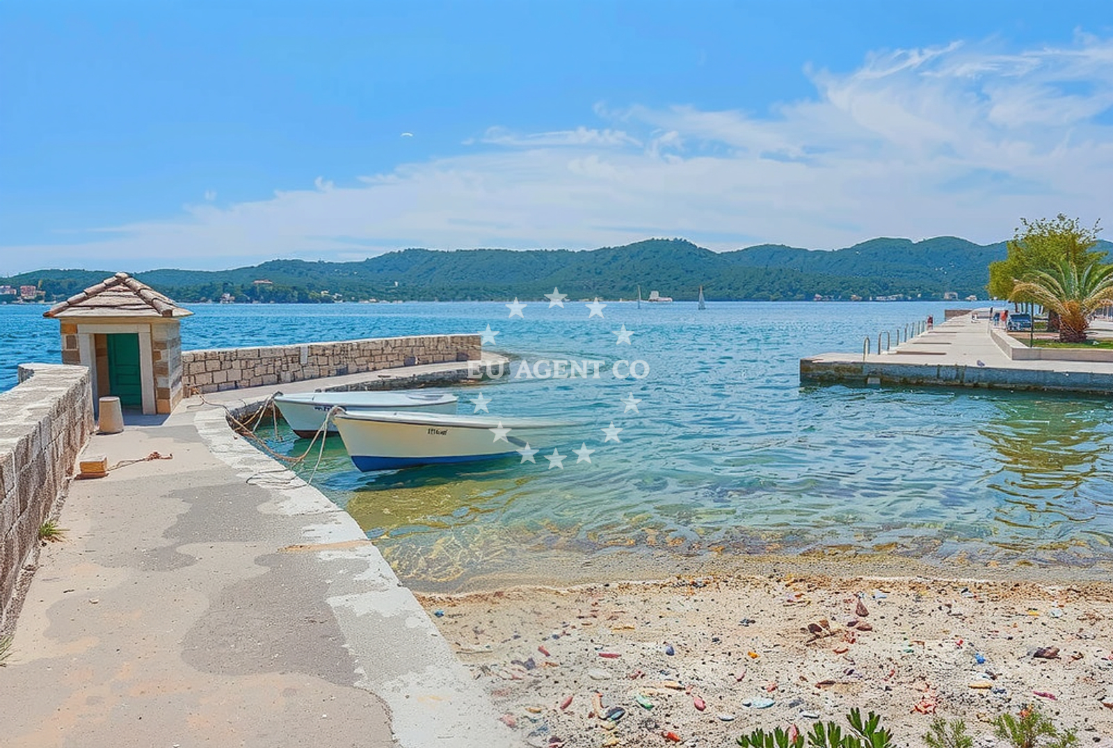 Shoreline and swimming area at Sveto Trojstvo, Kučište in Sveto Trojstvo