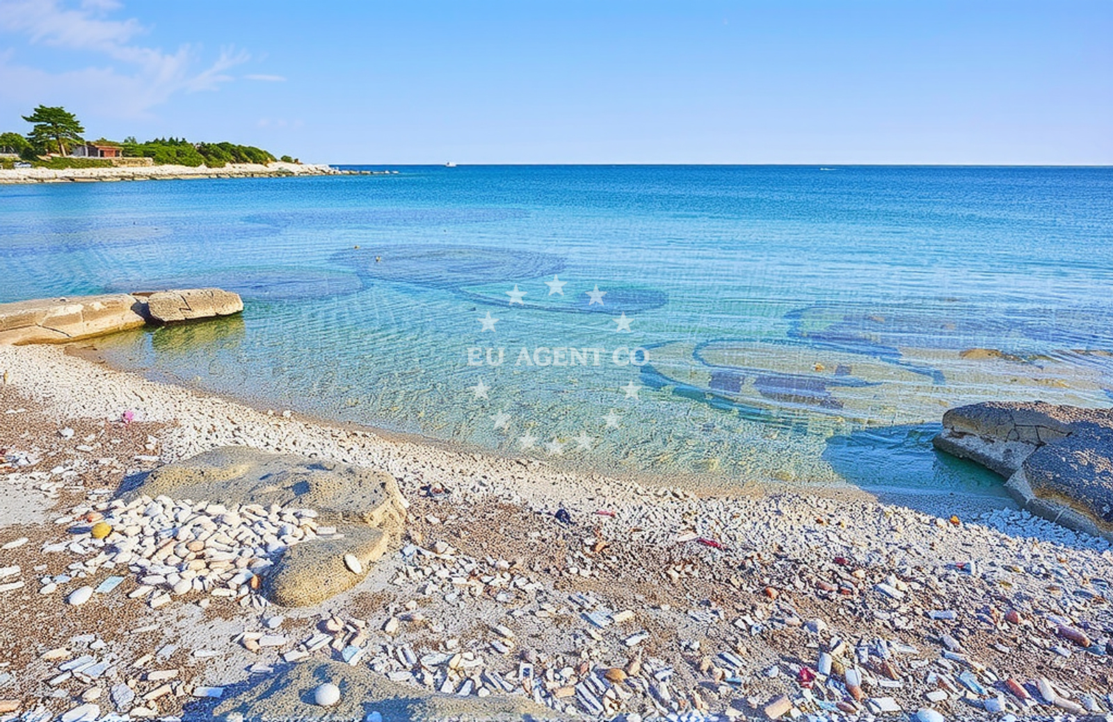 Beach facilities and surroundings at Svjetionik, Ćunski (Lošinj) in Svjetionik