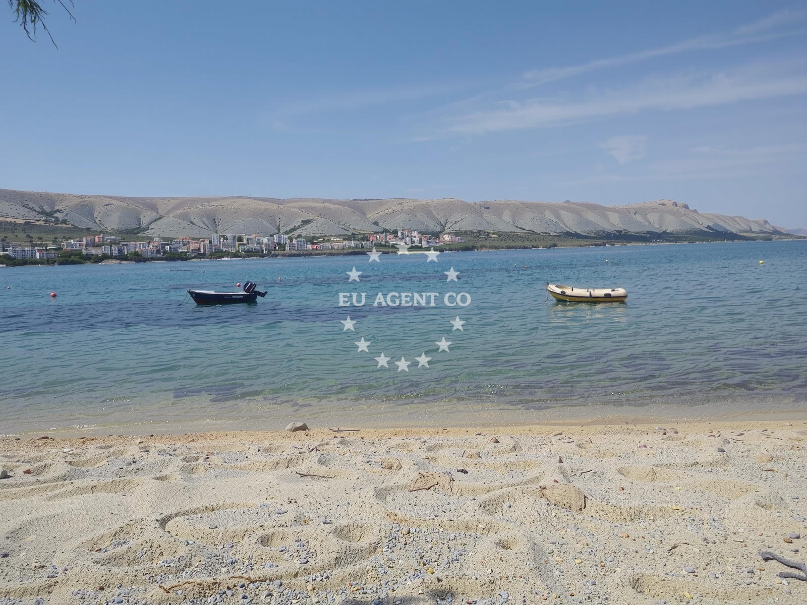 Beach facilities and surroundings at Tanja beach in Veli Brig 8, Pag