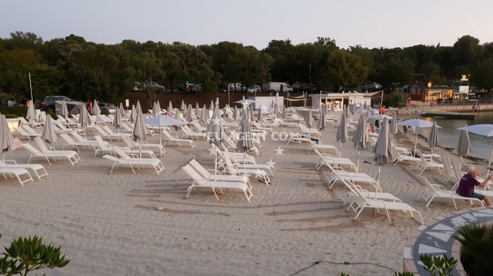 Sea and coastal view of Tar beach in Lanterna 15, Poreč