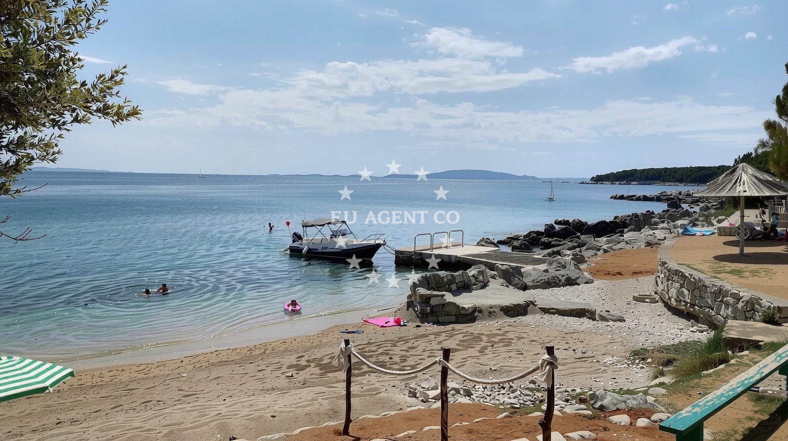 Additional view of Tara beach in 475 Palit 2 kat, Rab