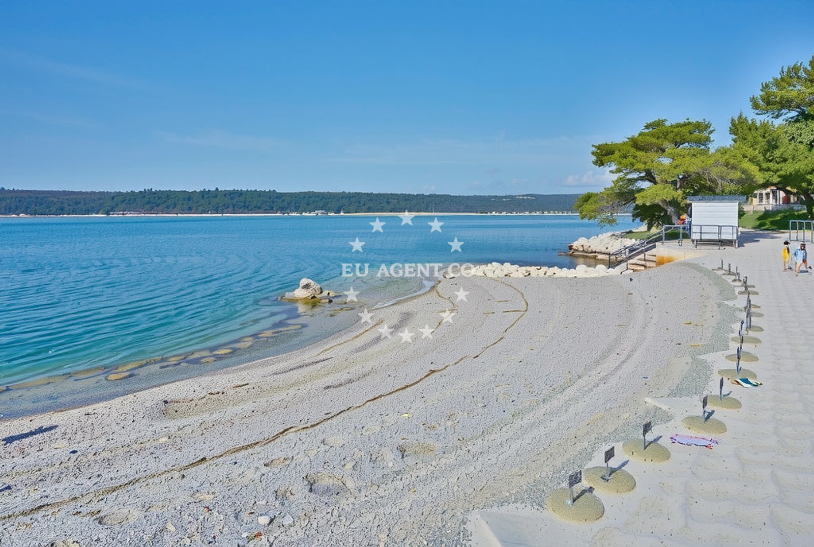 Additional view of Tarska vala beach in Lanterna 1, Poreč