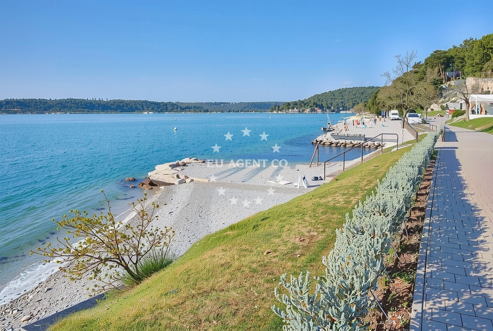 Additional view of Tarska vala beach in Lanterna 1, Poreč