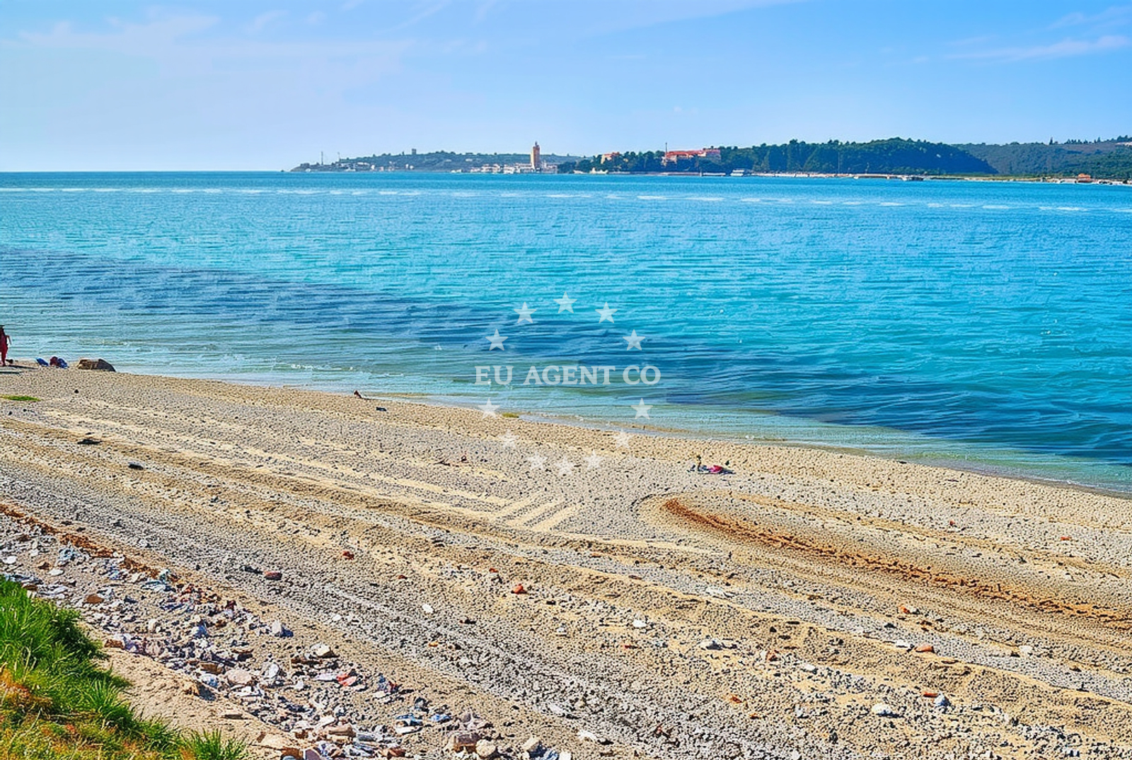 Beach facilities and surroundings at Tarska vala (dog beach), Tar in Tarska vala (plaža za pse)