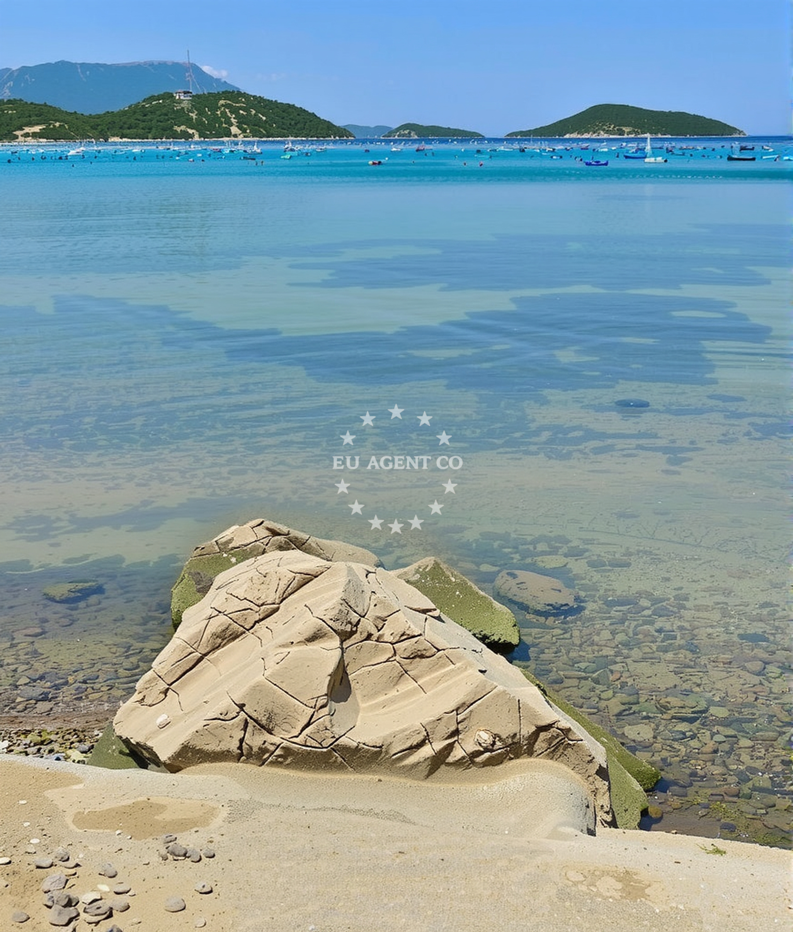 Shoreline and swimming area at Tomislavovac: beaches and coves in Tomislavovac