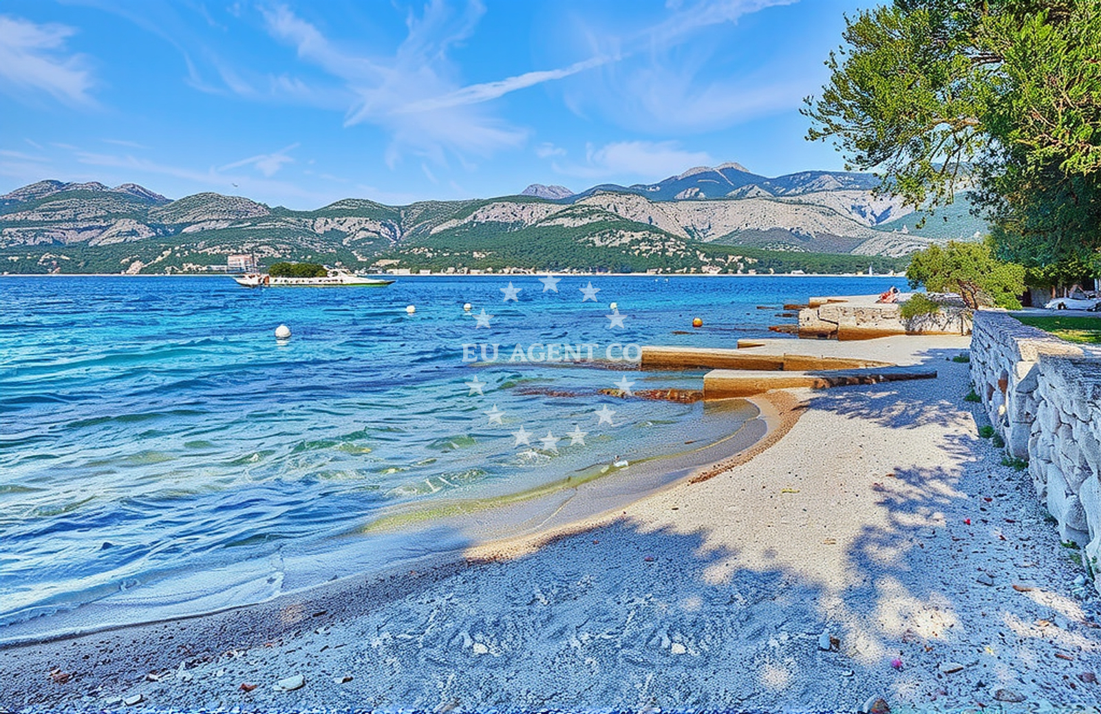Shoreline and swimming area at Tri žala istok, Žrnovo (Korčula) in Tri žala istok
