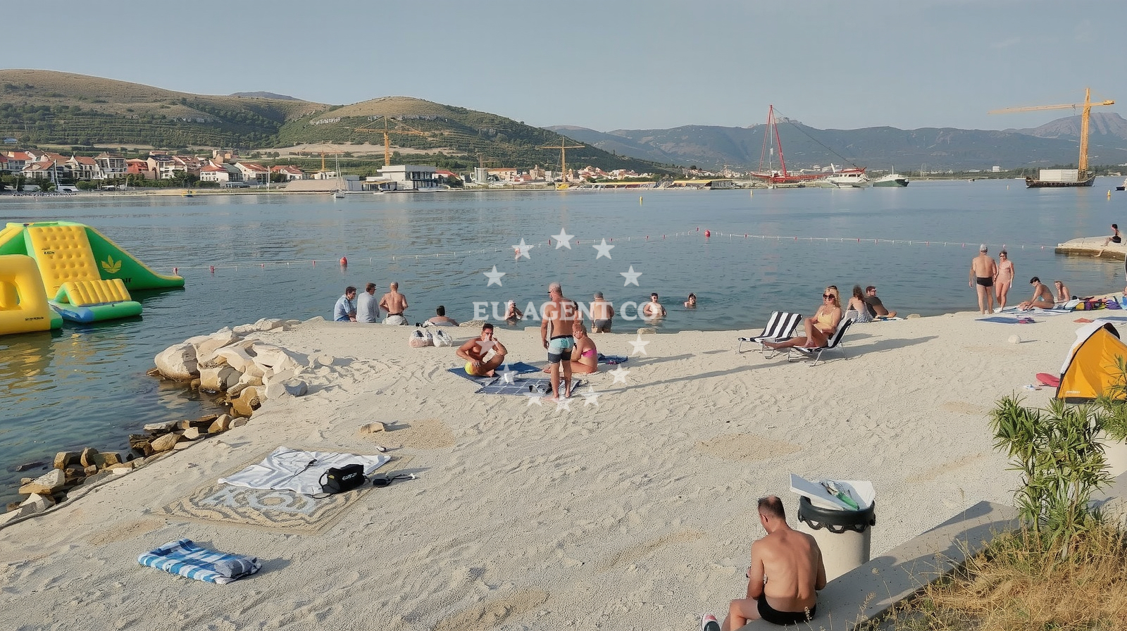 Additional view of Trogir beach in Cocina Draga 3, Trogir