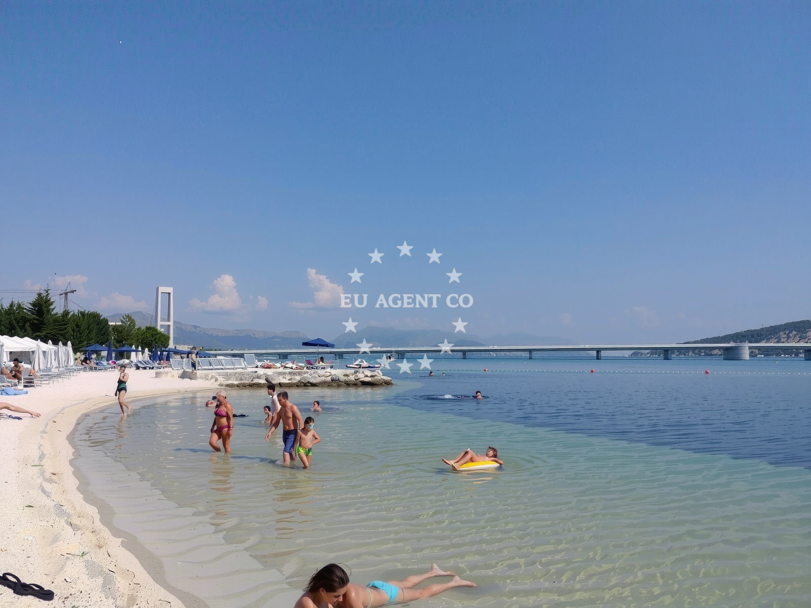 Additional view of Trogir beach in Cocina Draga 3, Trogir