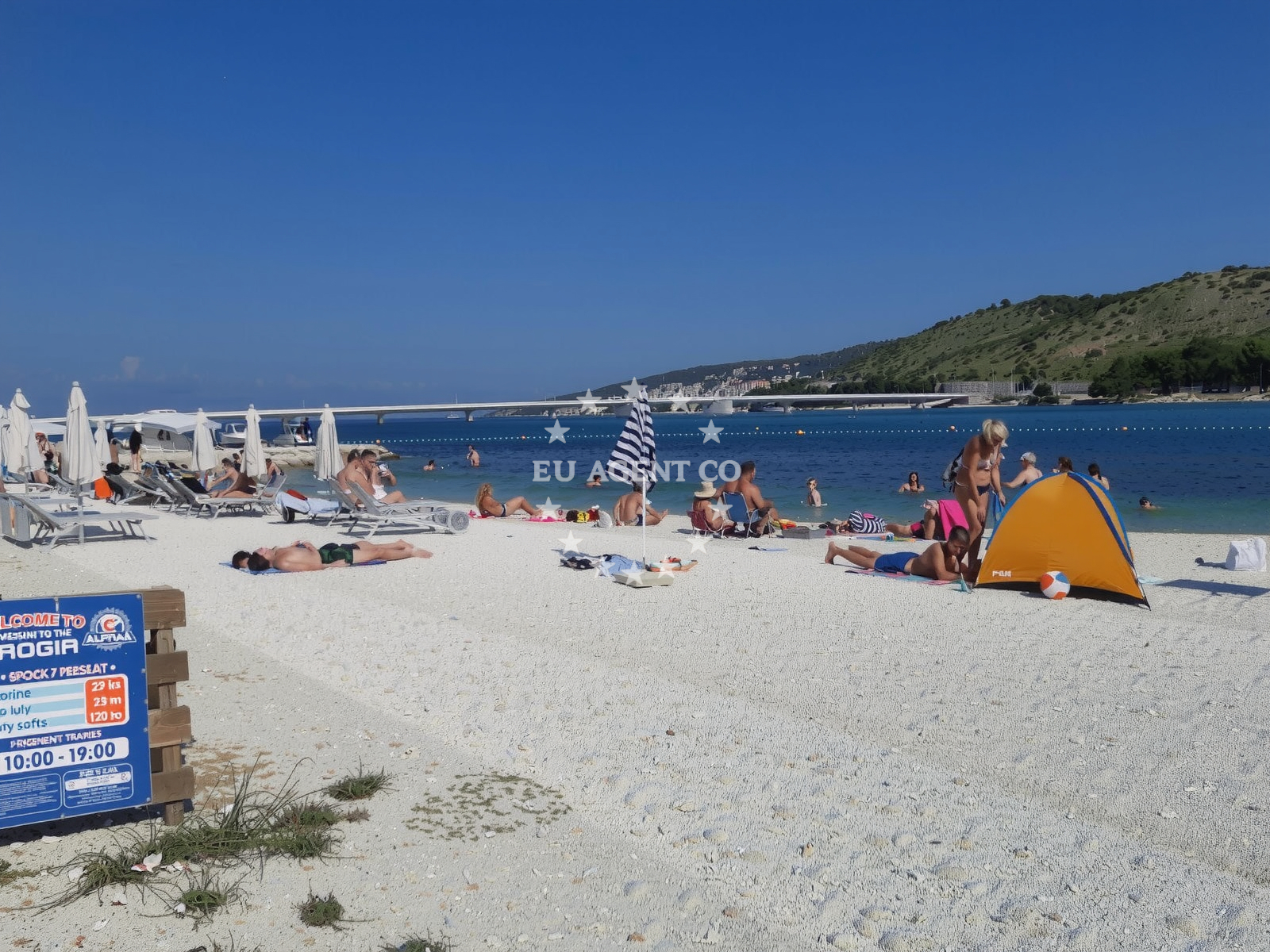 Additional view of Trogir beach in Cocina Draga 3, Trogir