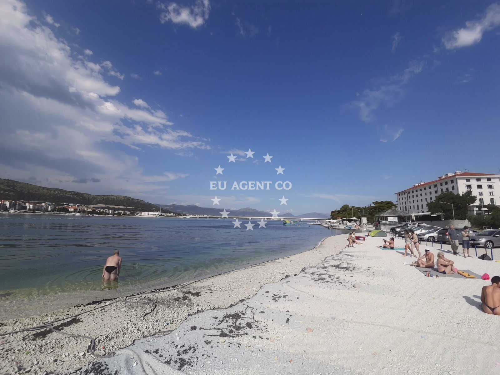 Additional view of Trogir beach in Cocina Draga 3, Trogir