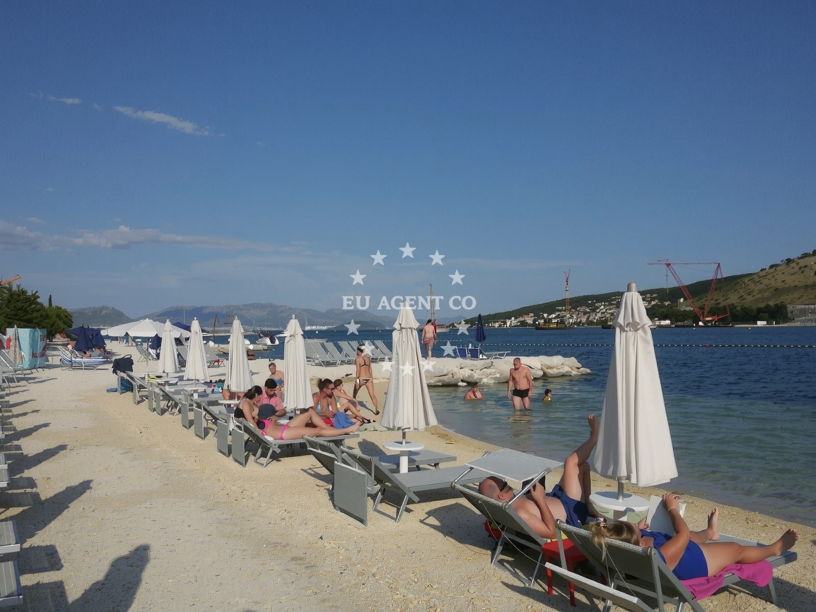 Additional view of Trogir beach in Cocina Draga 3, Trogir
