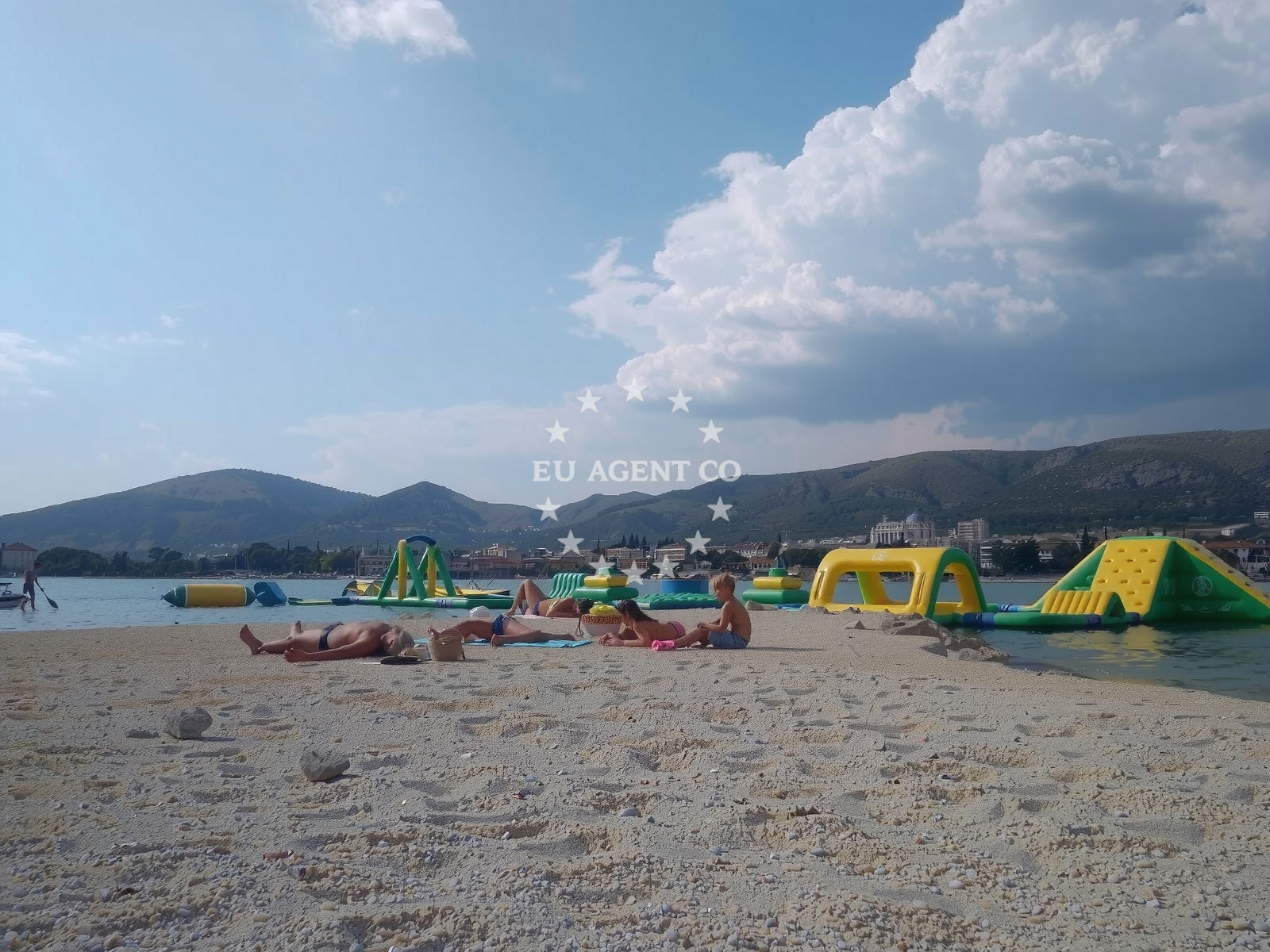 Additional view of Trogir beach in Cocina Draga 3, Trogir
