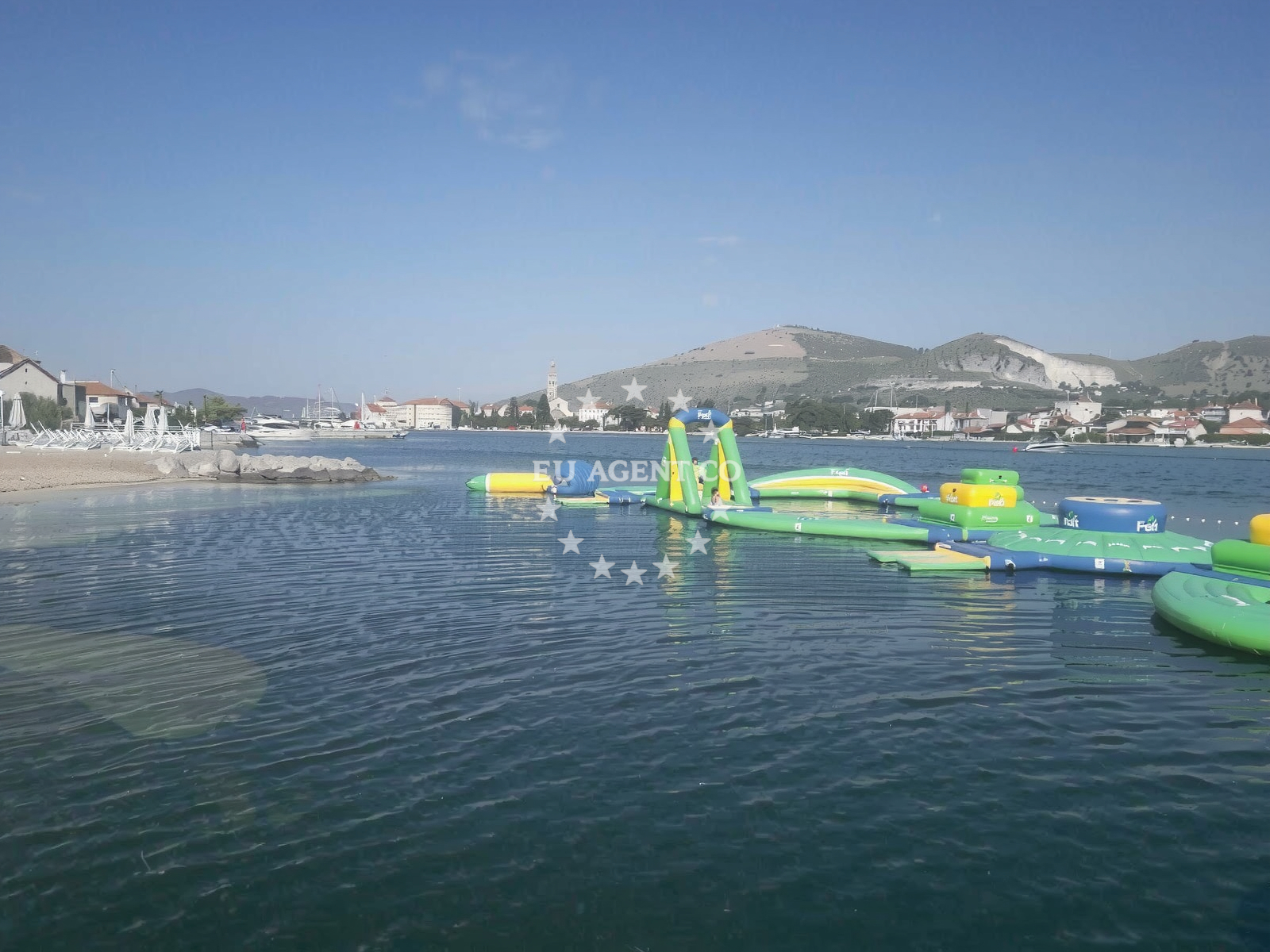 Additional view of Trogir beach in Cocina Draga 3, Trogir