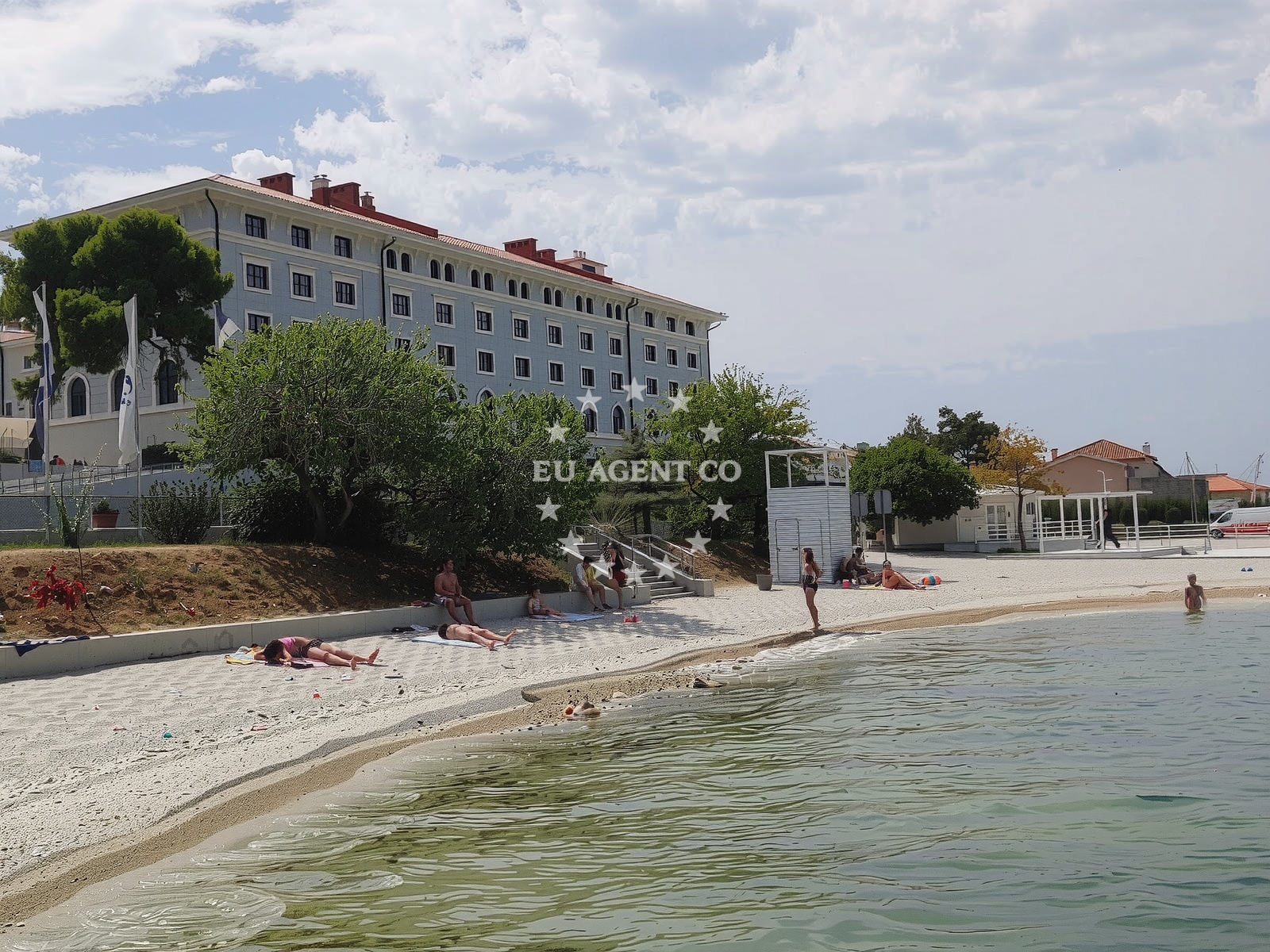 Additional view of Trogir beach in Cocina Draga 3, Trogir