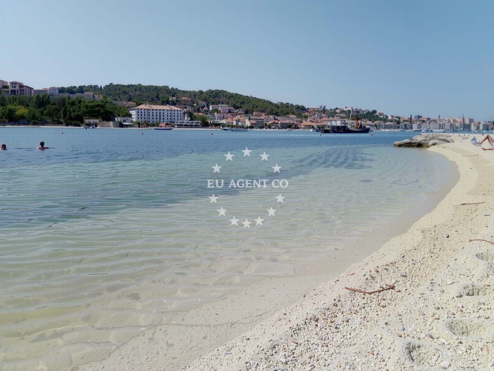 Additional view of Trogir beach in Cocina Draga 3, Trogir