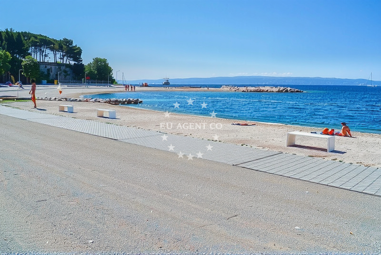 Additional view of Trstenik beach in Ulica Ivana pl. Zajca 18, Split