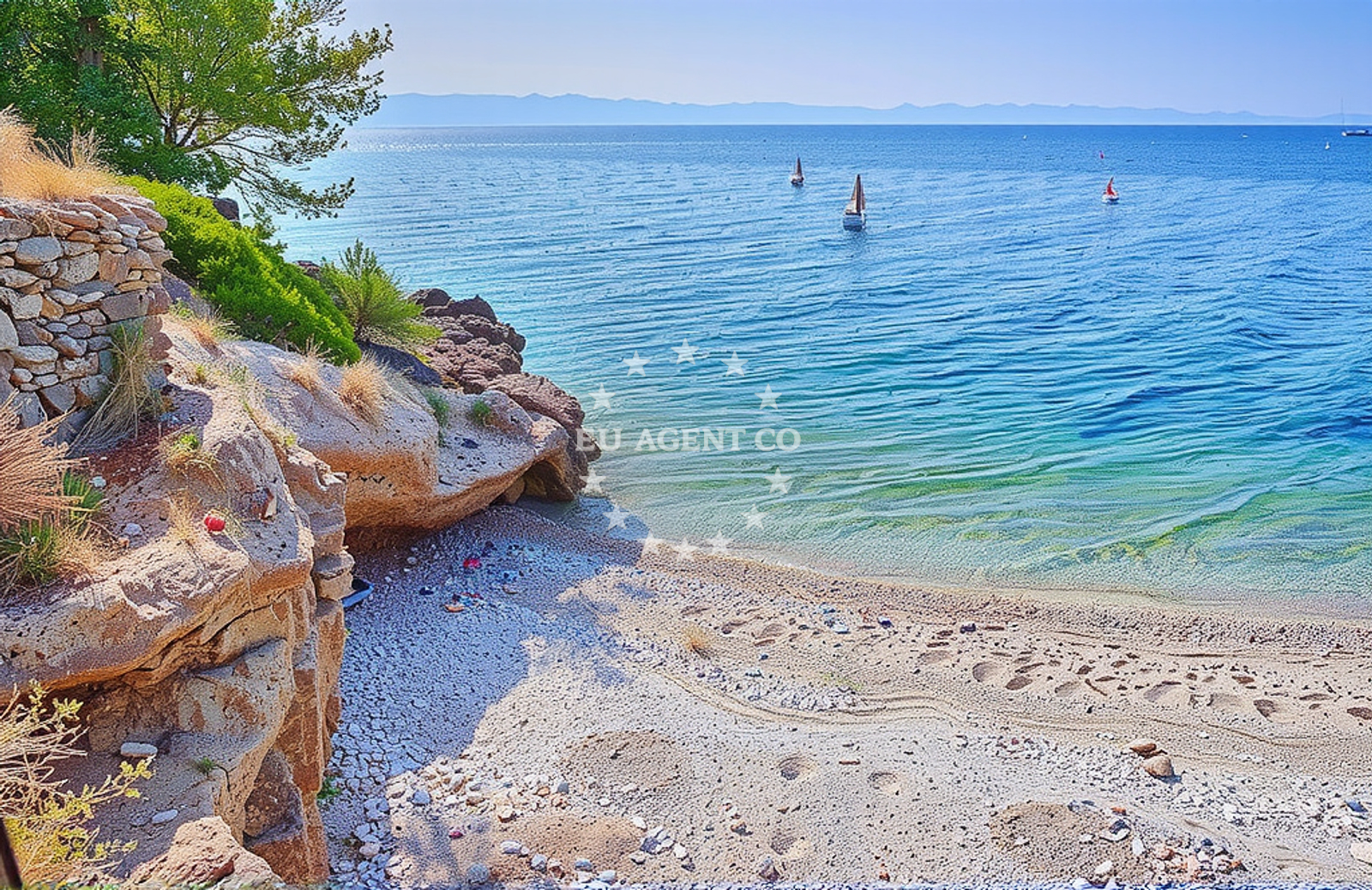 Beach facilities and surroundings at Tvrdni dolac istok, Gdinj (Hvar) in Tvrdni dolac istok