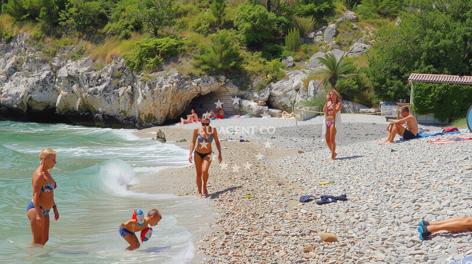 Additional view of Uboka beach in Moscenice 77 Rovini Rovini, Mošćenice
