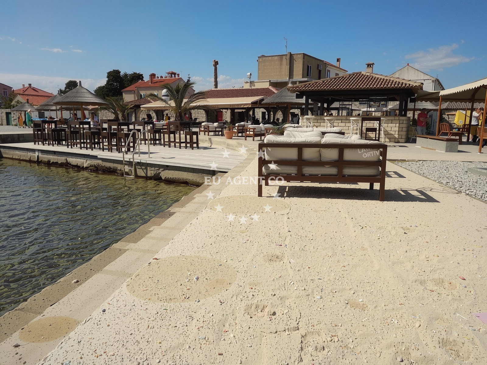 Beach facilities and surroundings at Ugljan beach in Tratica 2E, Ugljan