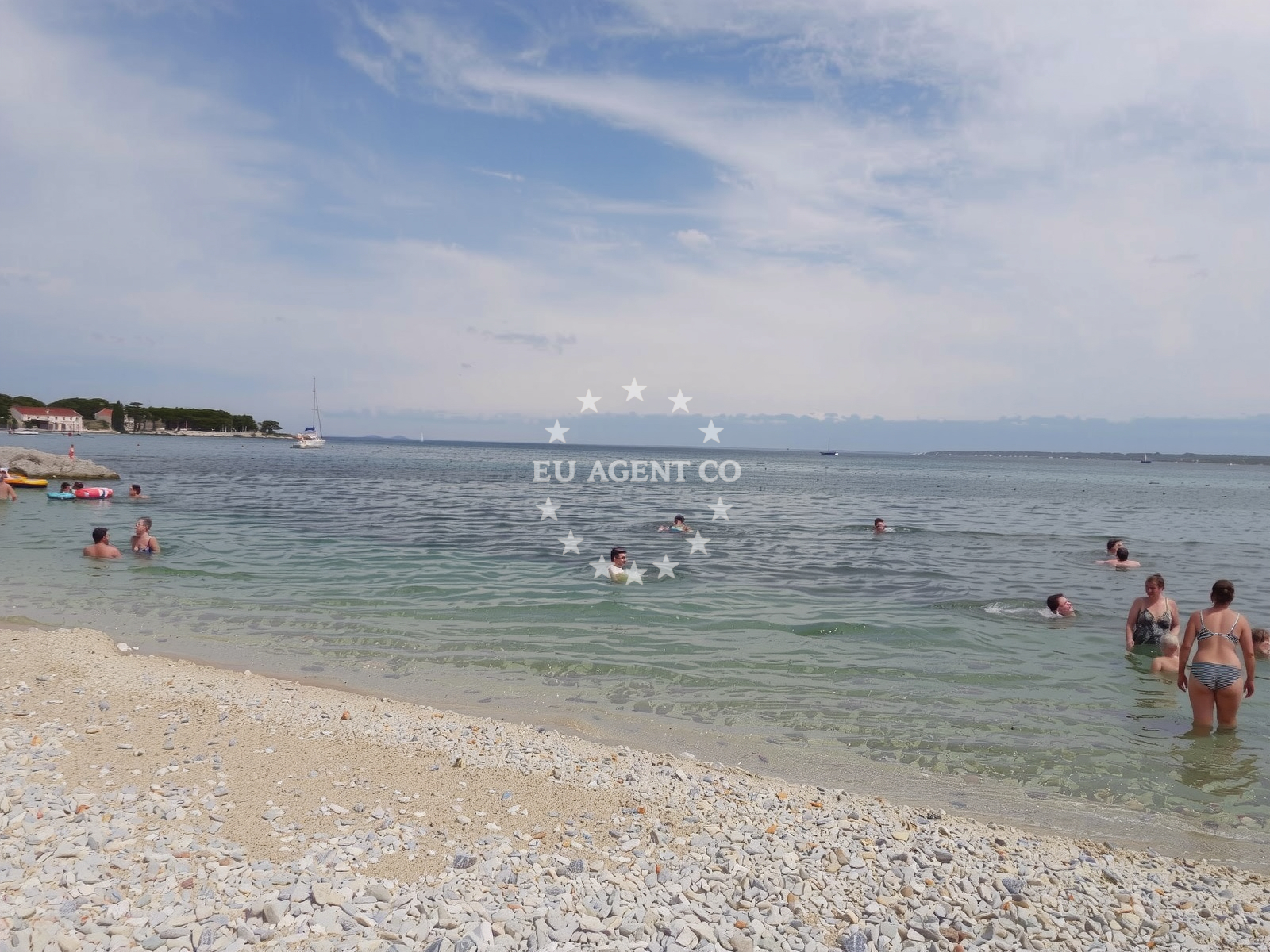 Additional view of Ugljan beach in Tratica 2E, Ugljan