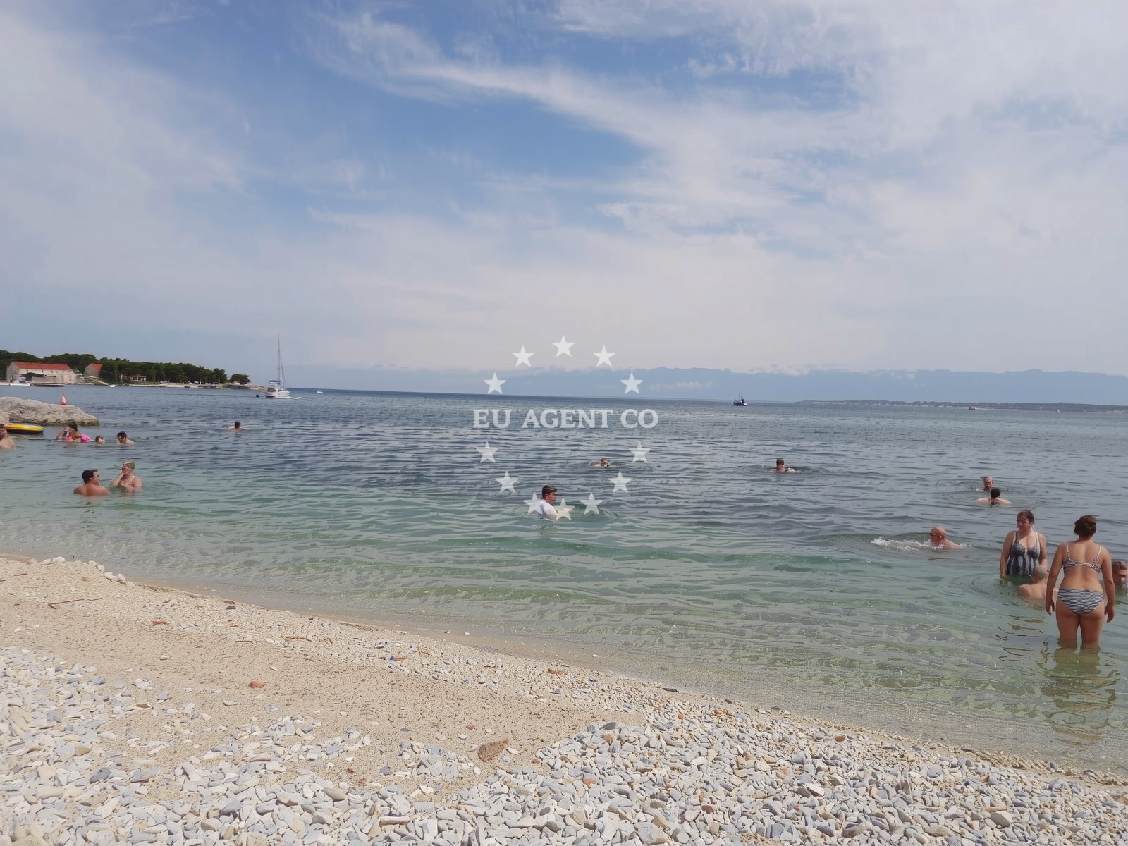 Additional view of Ugljan beach in Tratica 2E, Ugljan