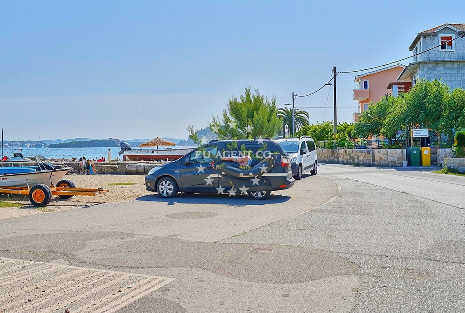 Beach facilities and surroundings at Ugrinić (Pašman): beaches and coves (1) in Ugrinić (Pašman)