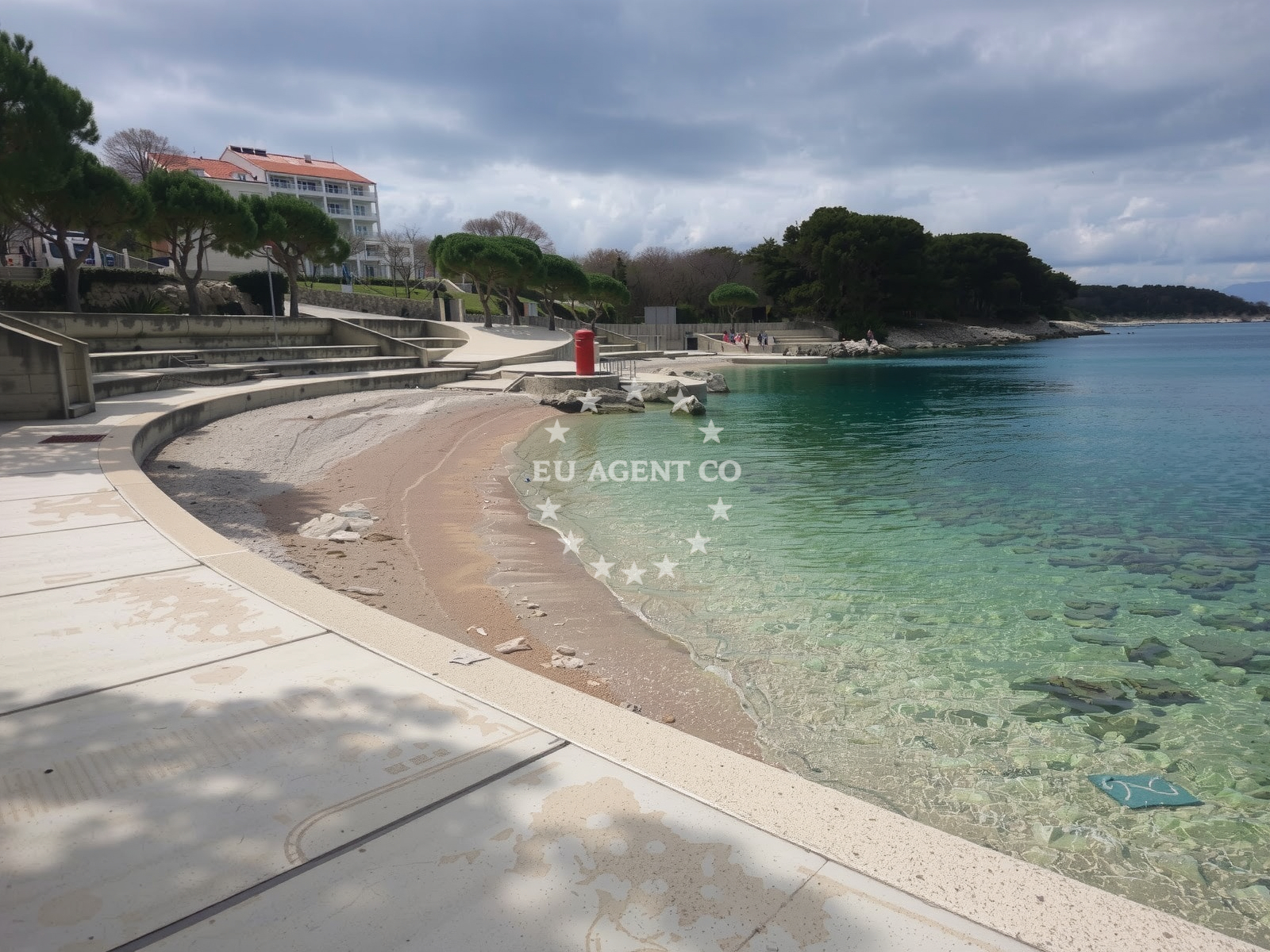 Additional view of Uhlic beach in Porat 185, Porat