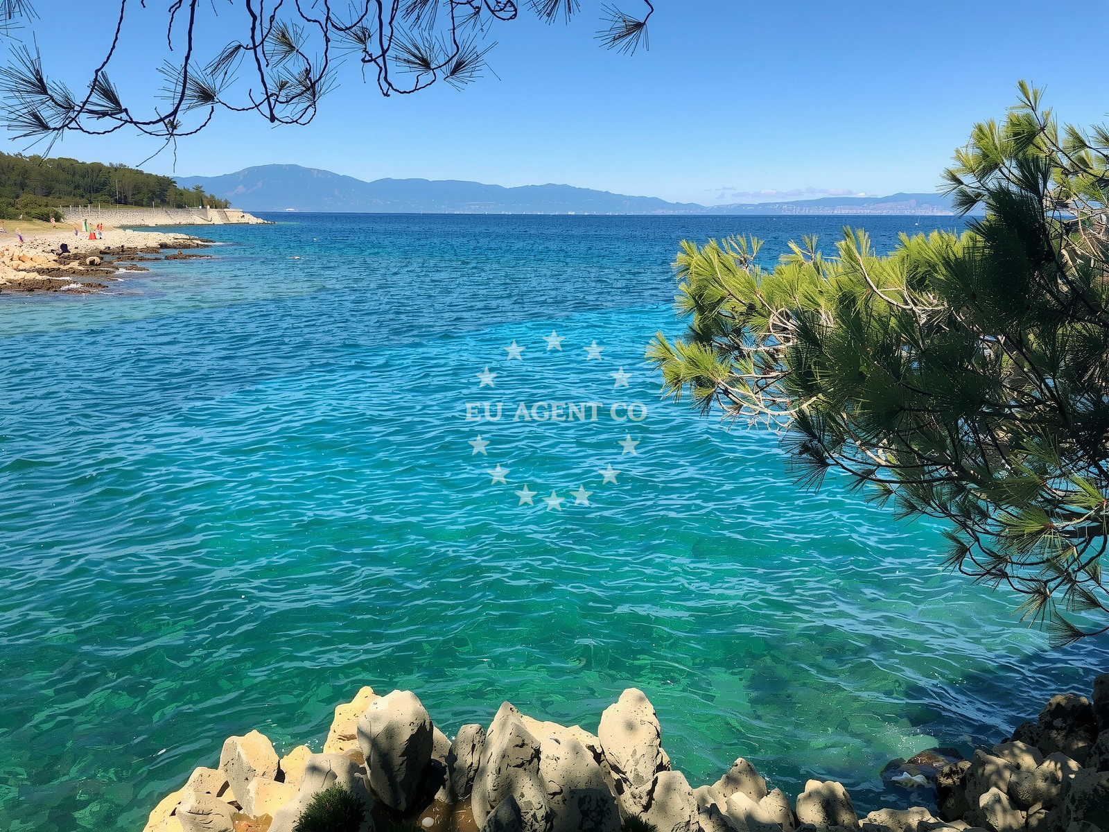 Additional view of Uhlic beach in Porat 185, Porat