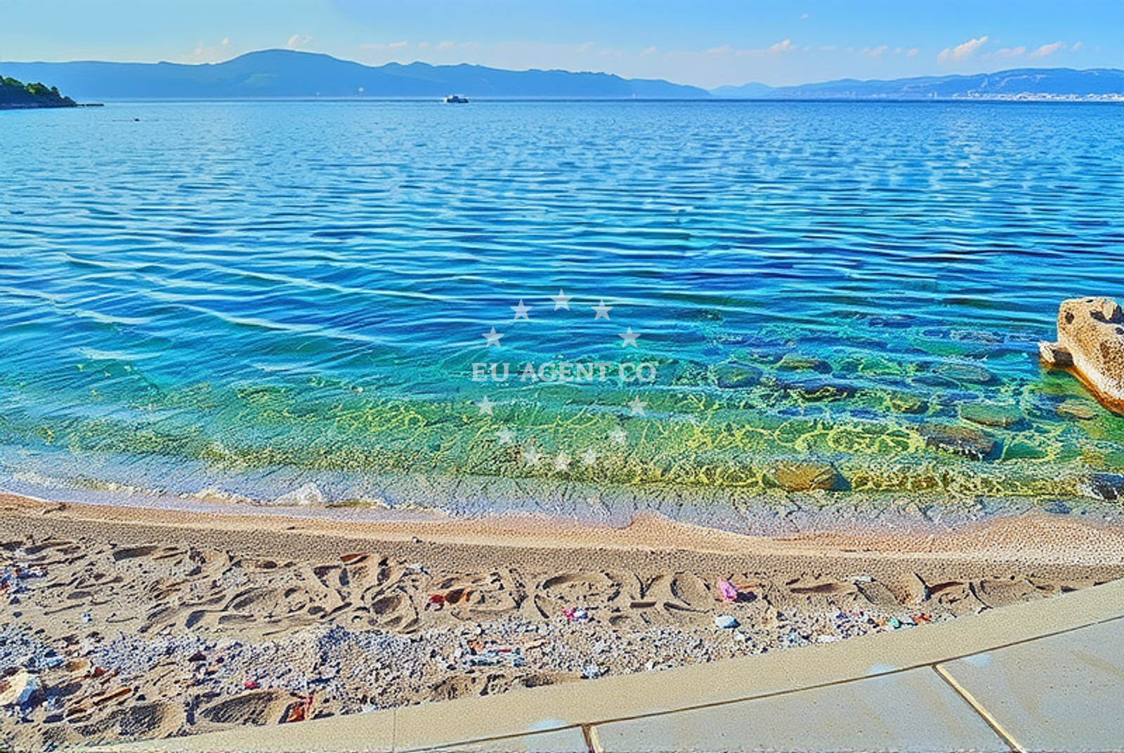 Additional view of Uhlic beach in Porat 185, Porat