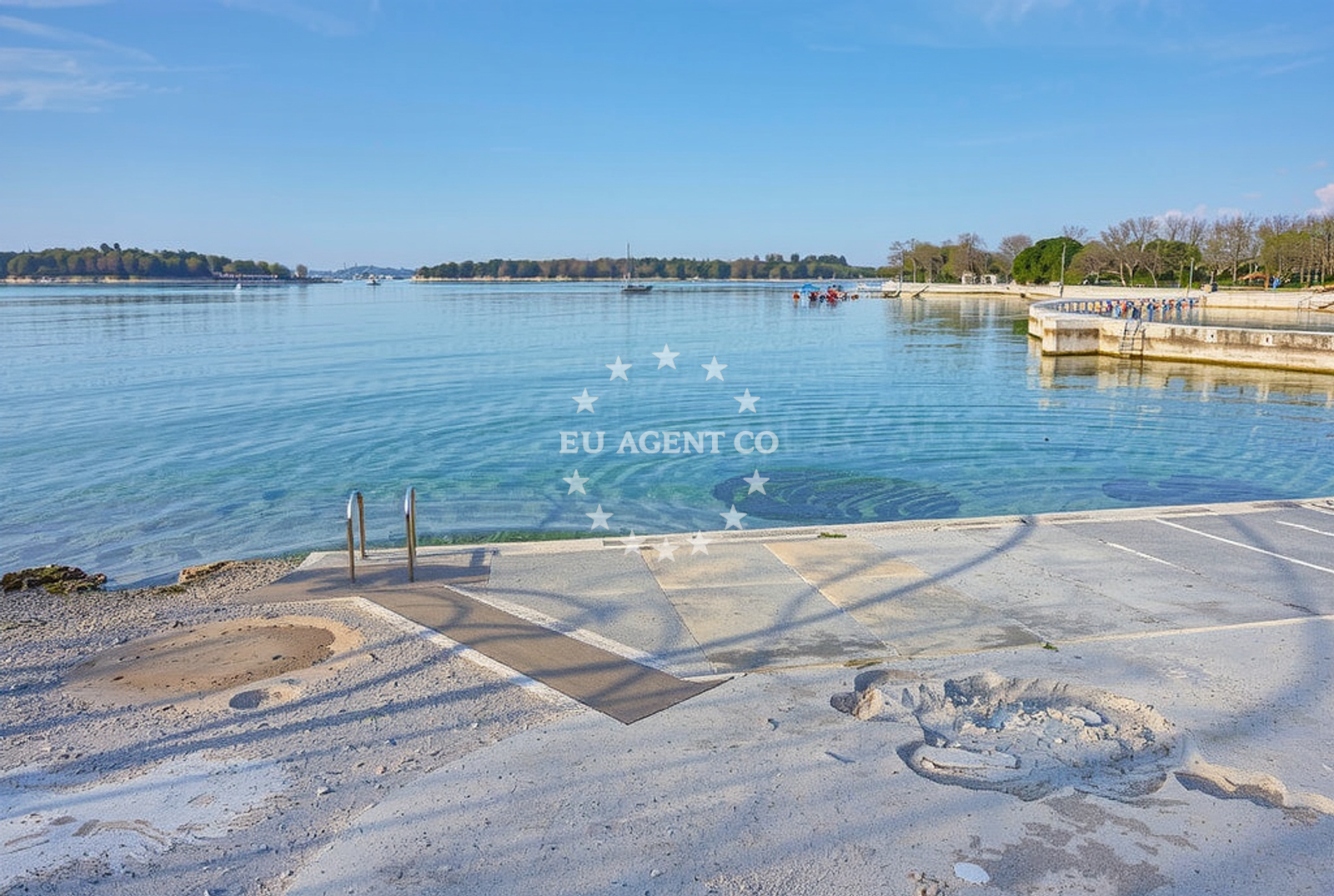 Additional view of Ulika beach in Červar bb, Poreč
