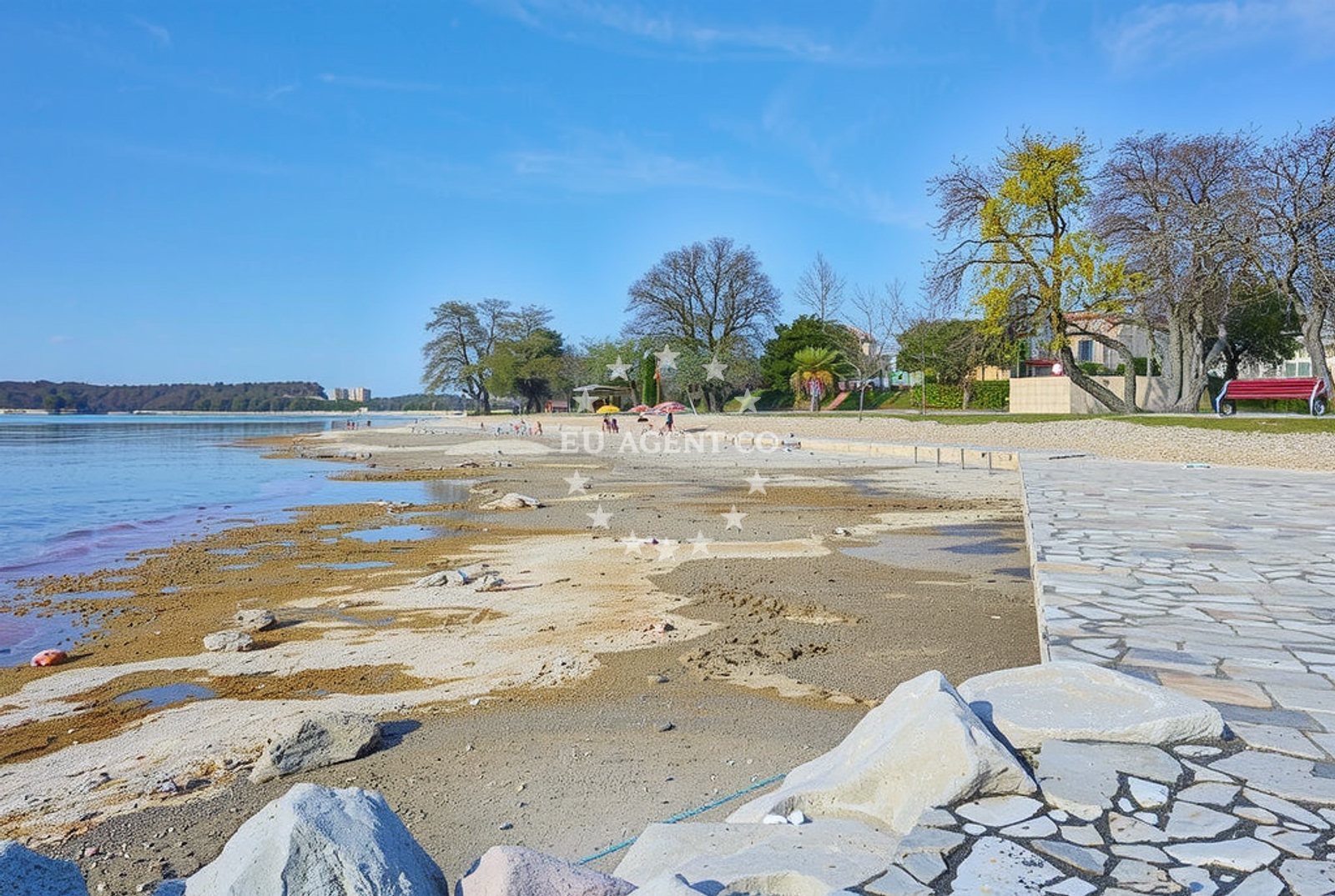 Additional view of Ulika beach in Červar bb, Poreč