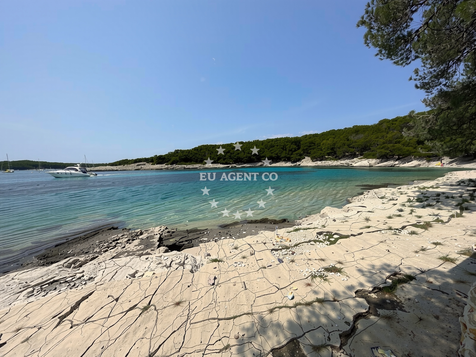 Beach facilities and surroundings at Uvala Drazevica in Obala Zorana Mrvice 14, Žirje