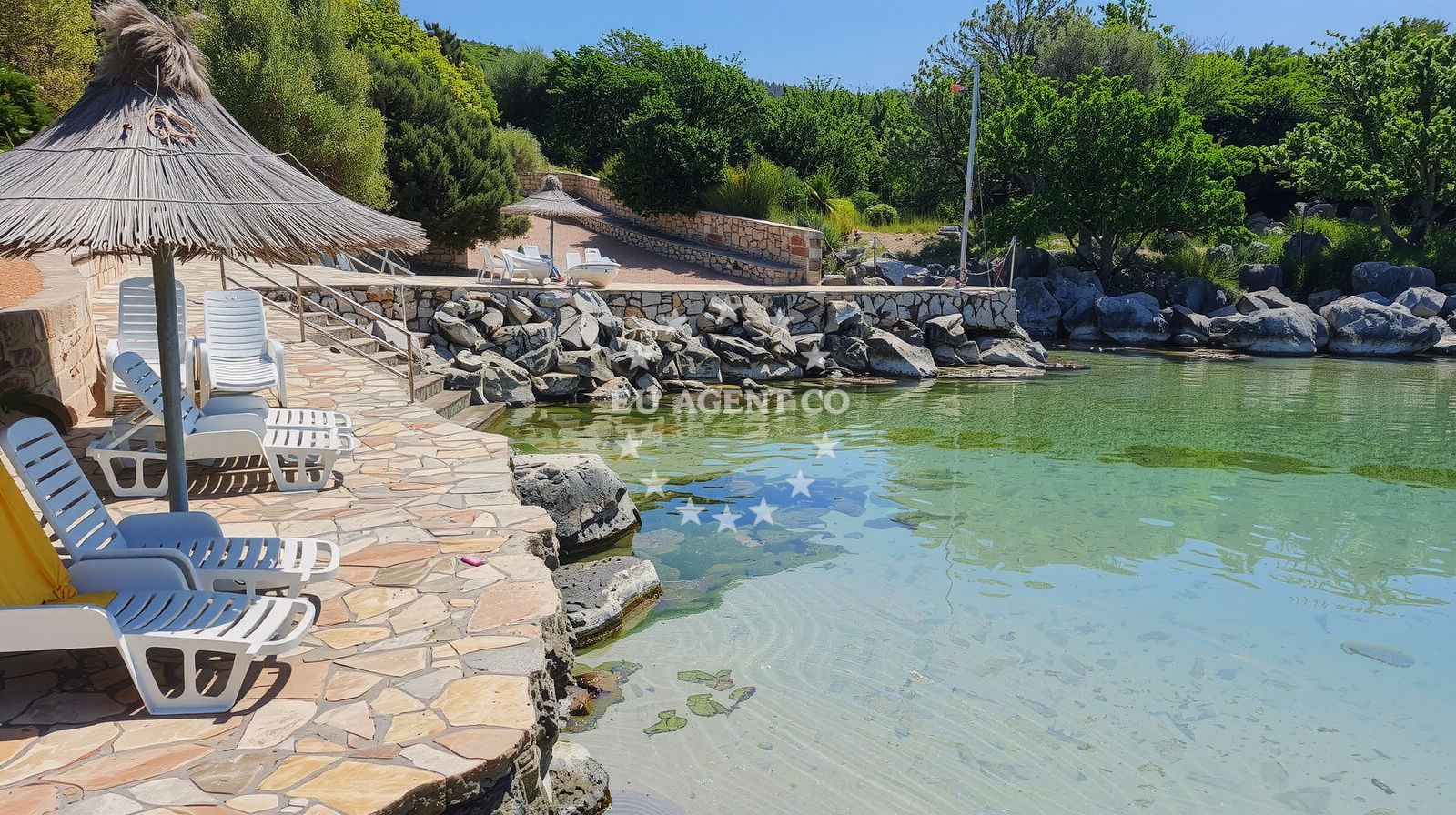 Sea and coastal view of Uvala Kanic in Primorska ulica, Novalja