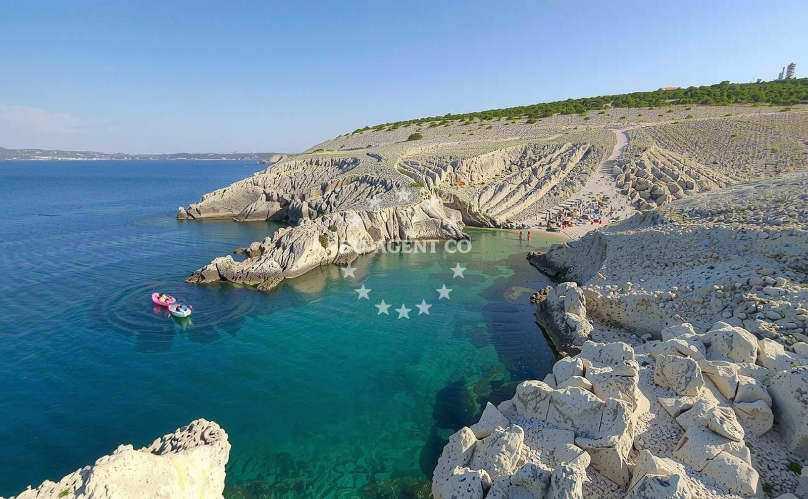 Beach facilities and surroundings at Uvala Kukinica in Put Kuknice 8, Vrsi