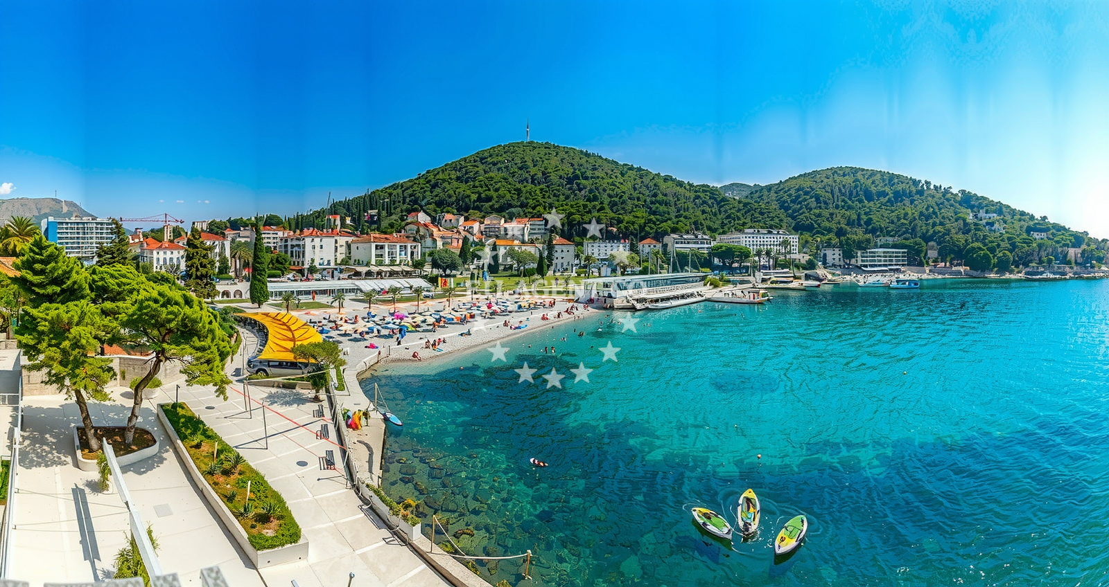 Shoreline and swimming area at Uvala Lapad beach in Masarykov put 3D, Dubrovnik