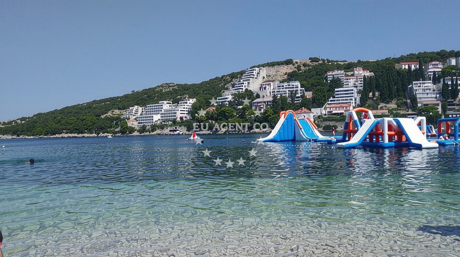 Beach facilities and surroundings at Uvala Lapad beach in Masarykov put 3D, Dubrovnik