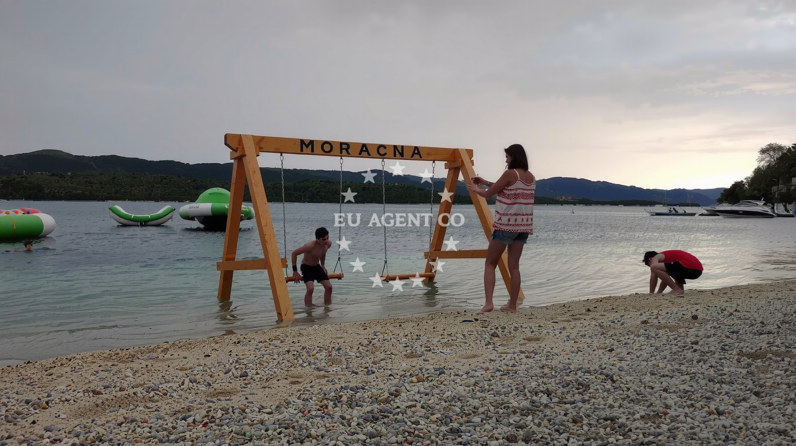 Beach facilities and surroundings at Uvala Moracna in 4 Lungo mare, Klek