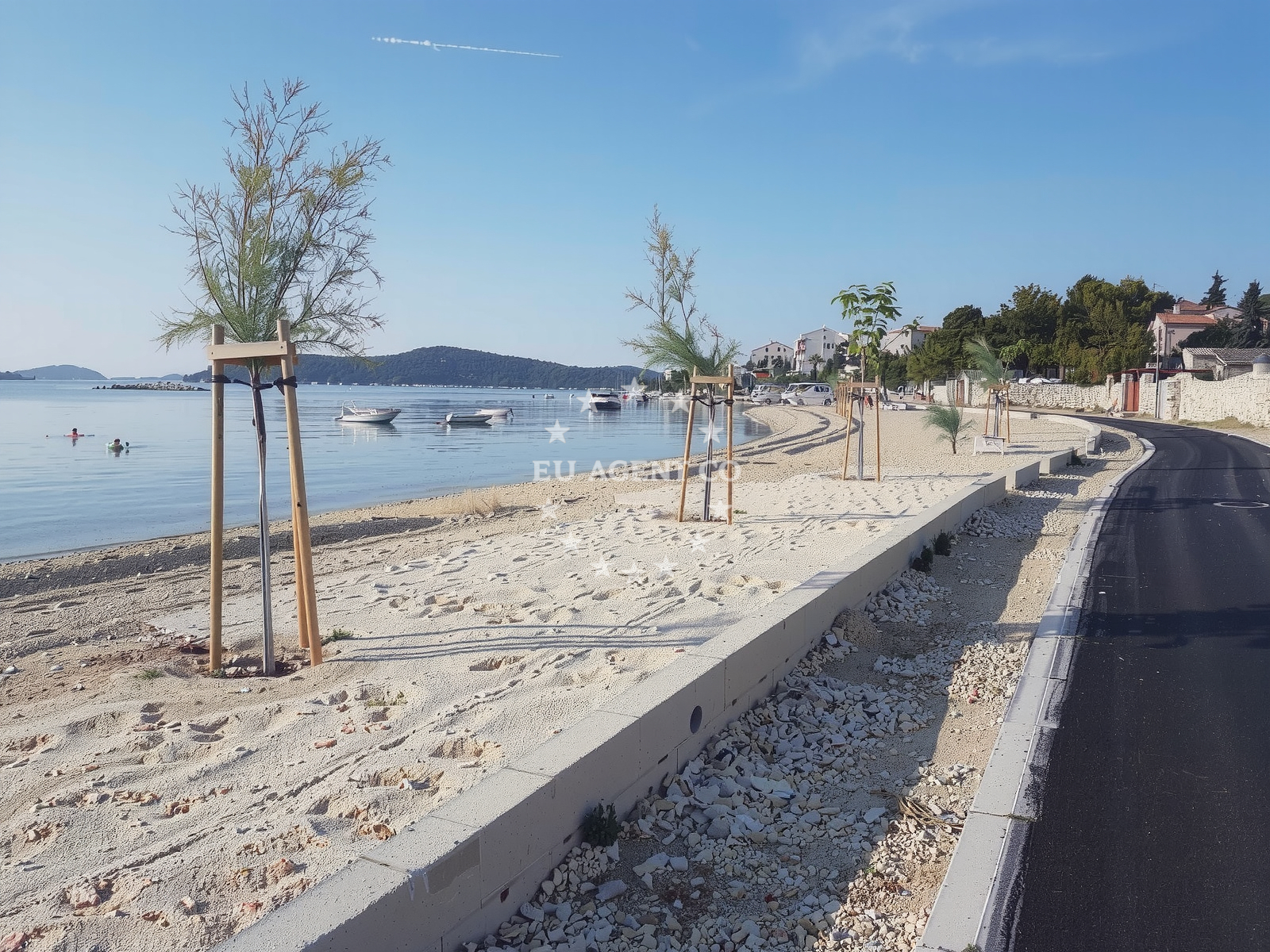 Beach facilities and surroundings at Uvala Ostrica II in Oštrica Velika 21 2, Zaglavice