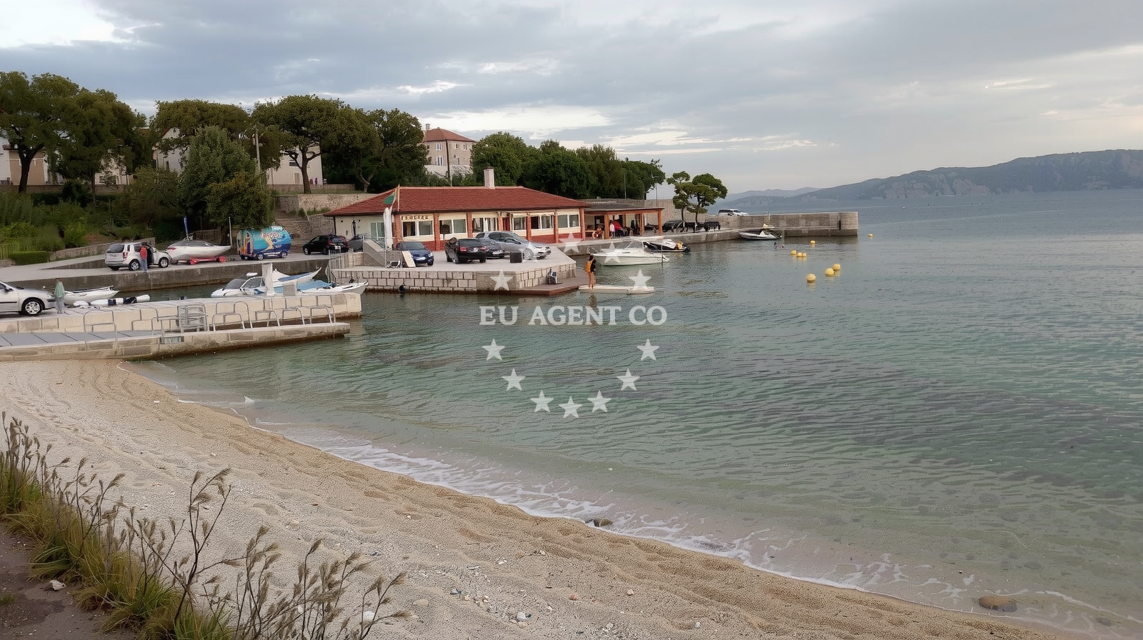 Beach facilities and surroundings at Uvala Povile in 19. dalmatinske divizije 27, Povile kuća, Novi Vinodolski