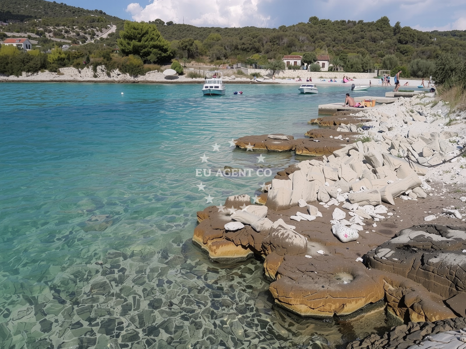 Beach facilities and surroundings at Uvala Stari Trogir in Alina 10, Sevid
