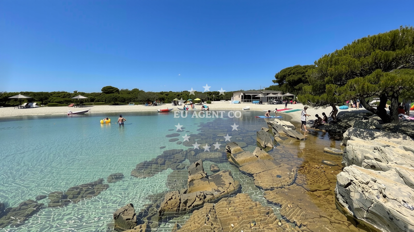 Beach facilities and surroundings at Uvala Suha in Put uvale suha 1, Ugljan