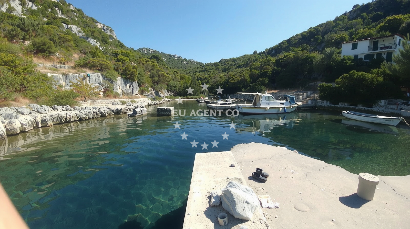 Shoreline and swimming area at Uvala Svitla in 36 Put Dolca, Kali