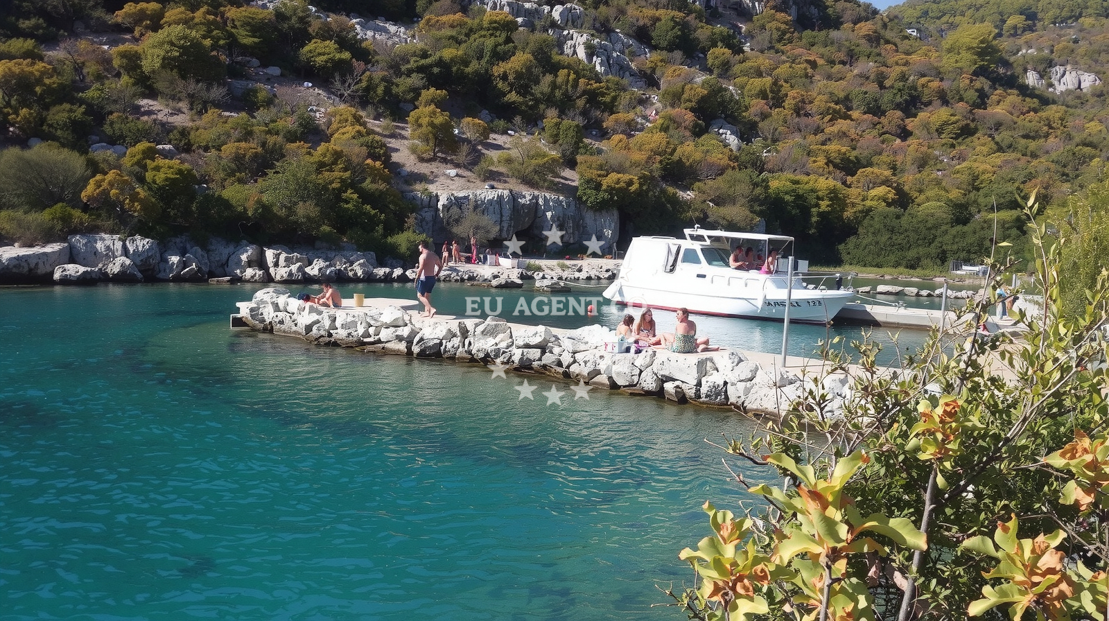 Beach facilities and surroundings at Uvala Svitla in 36 Put Dolca, Kali