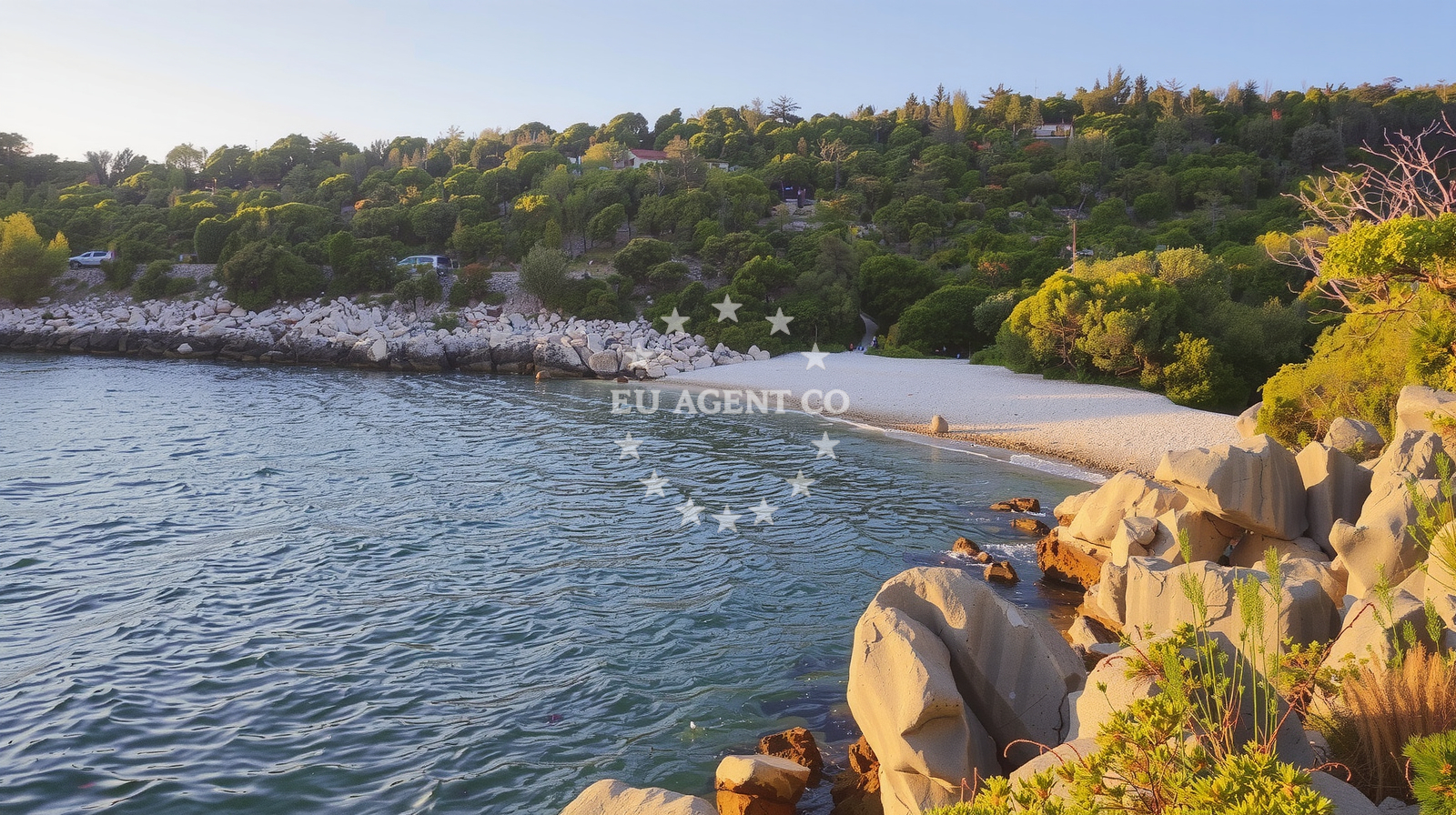 Shoreline and swimming area at Uvala Vadikandija in TOVARNELE 67, Lun