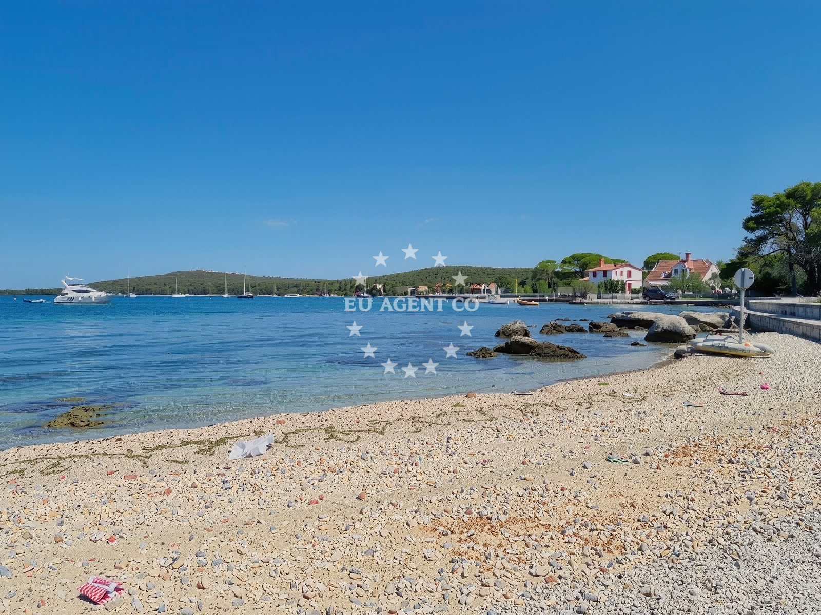 Sea and coastal view of Uvala Zmorasnja Luka in Mulinska 10, Ugljan