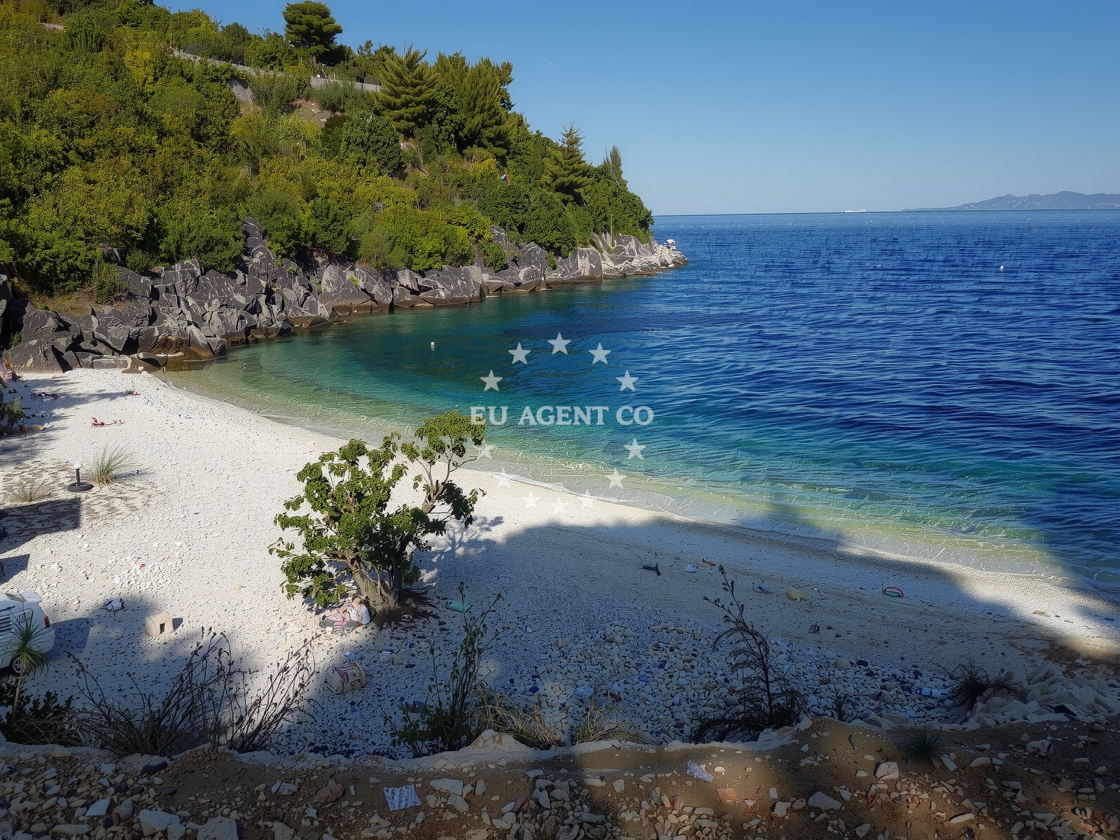 Beach facilities and surroundings at Vaja Bay in 252 Račišće, Račišće