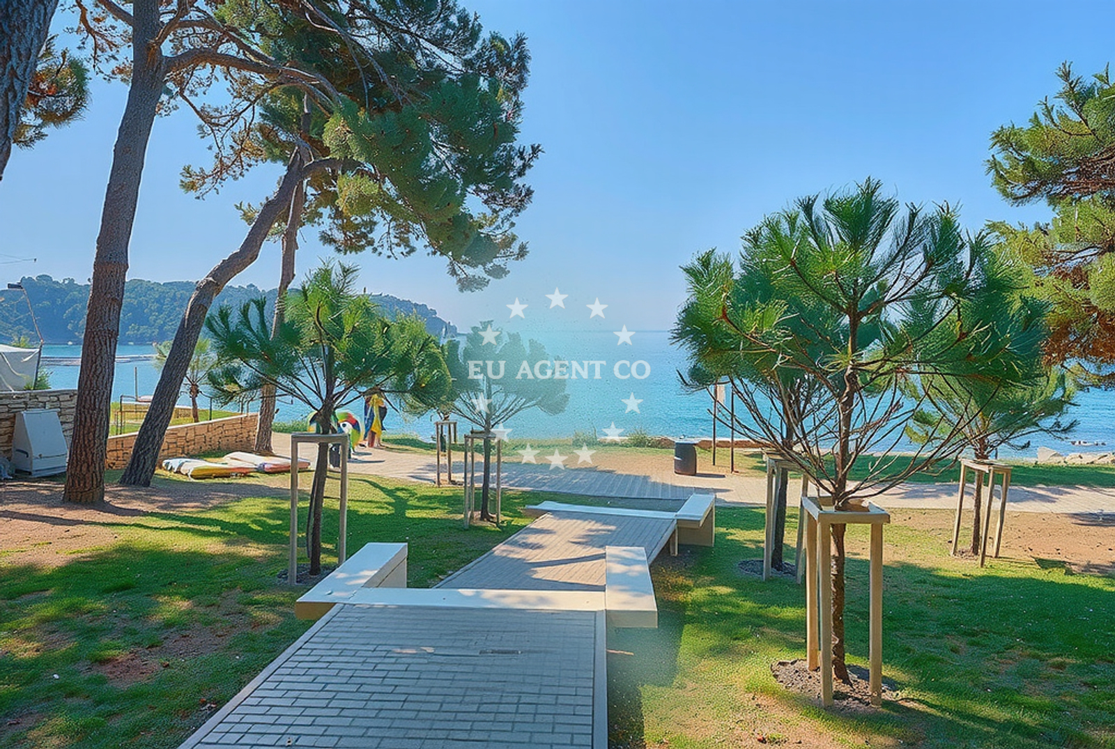 Shoreline and swimming area at Val de Lesso (Borik), Rovinj in Val de Lesso (Borik)