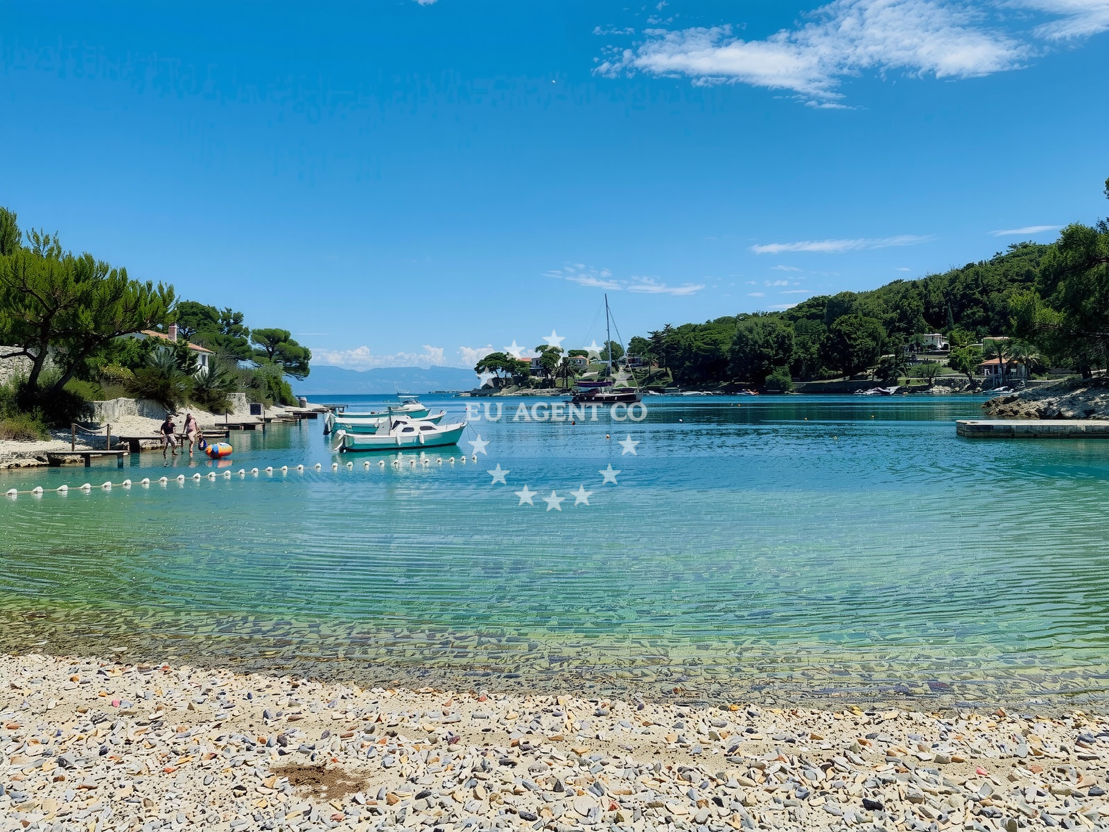 Shoreline and swimming area at Valdarke beach in Gravot 22, Mali Lošinj, Mali Lošinj