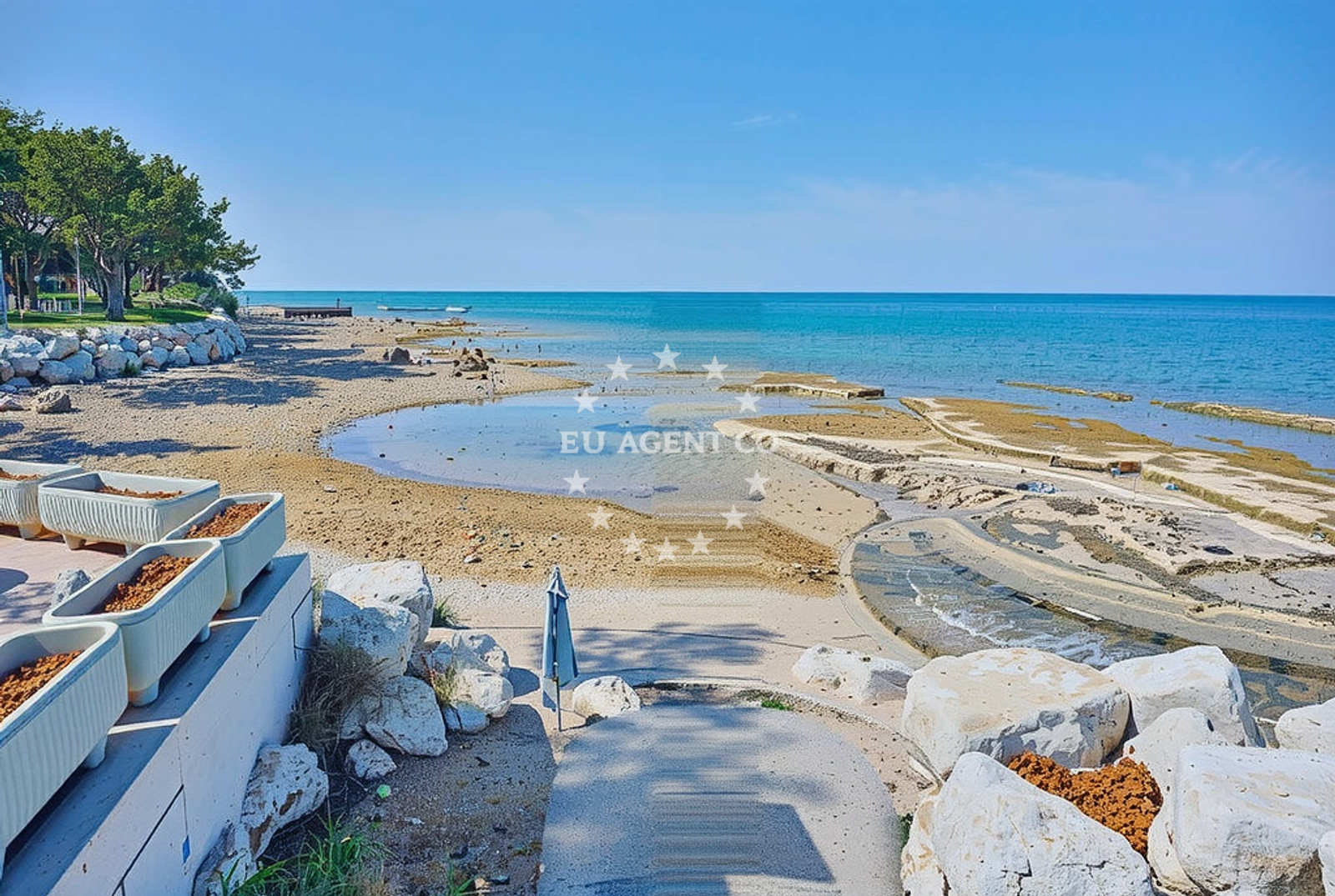 Sea and coastal view of Valdepian, Bašanija in Valdepian