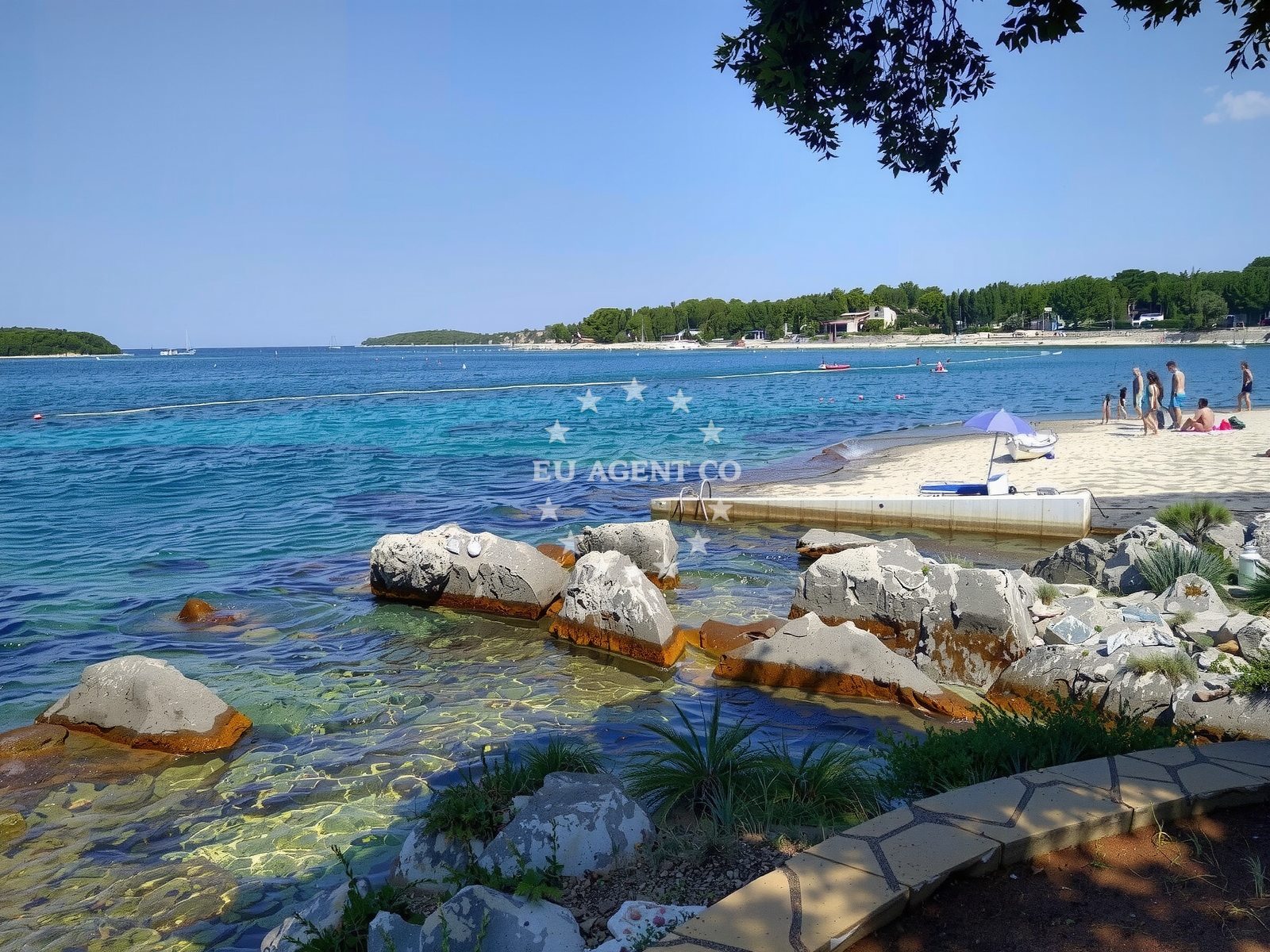 Sea and coastal view of Valkanela beach in Valkanela 6, Funtana